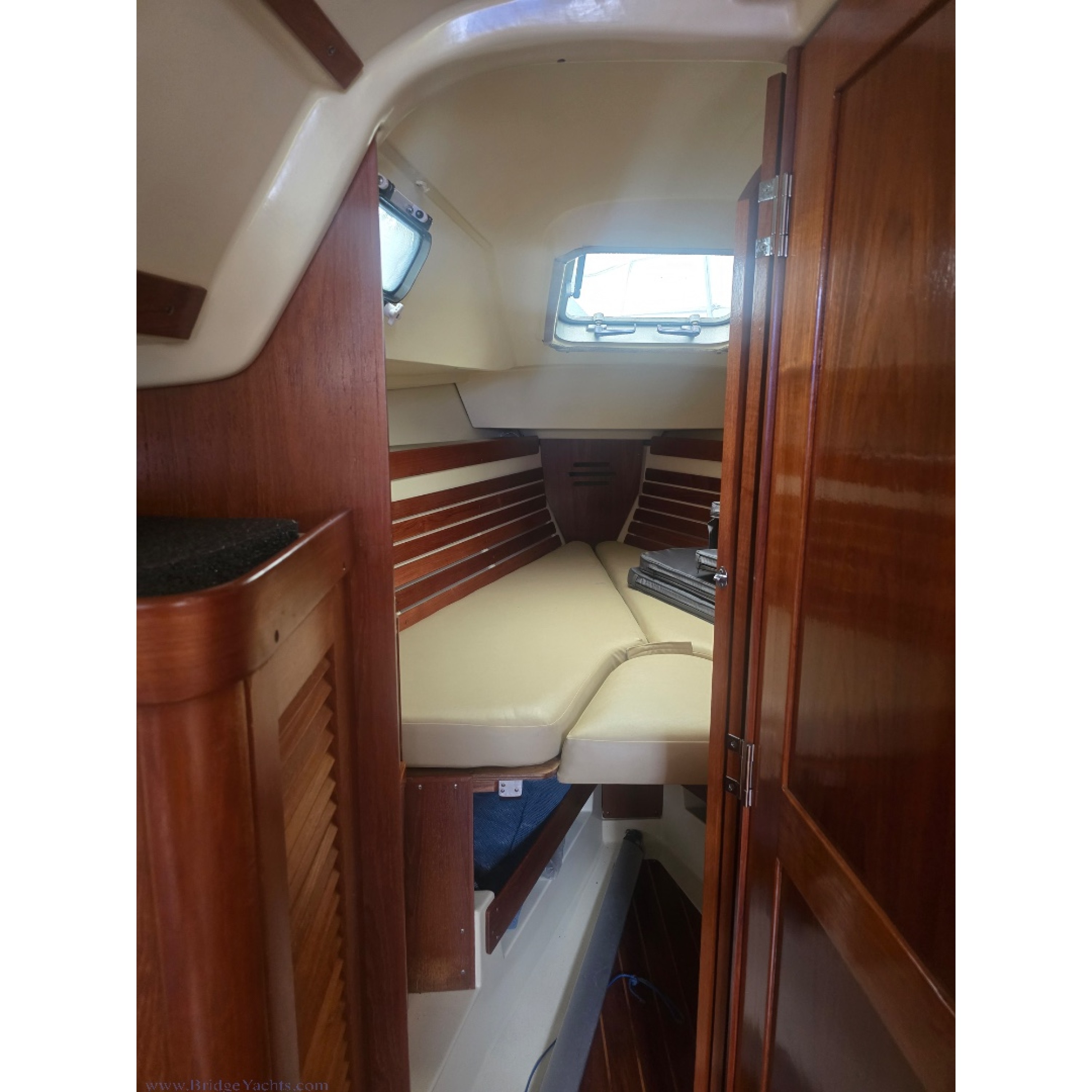Pearson 31-2 Wing Keel Sailboat