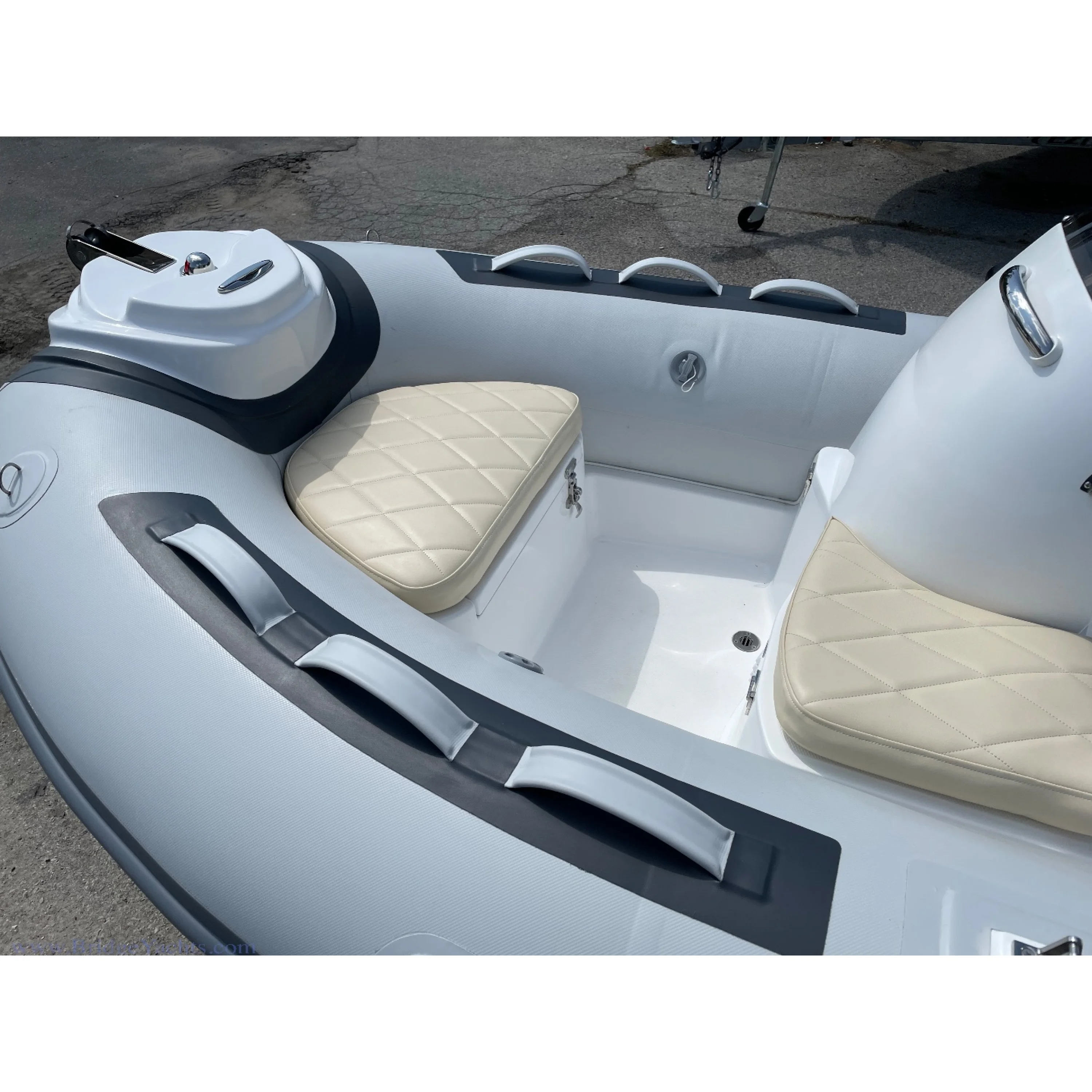 NS330C 11ft Deluxe Console Rib