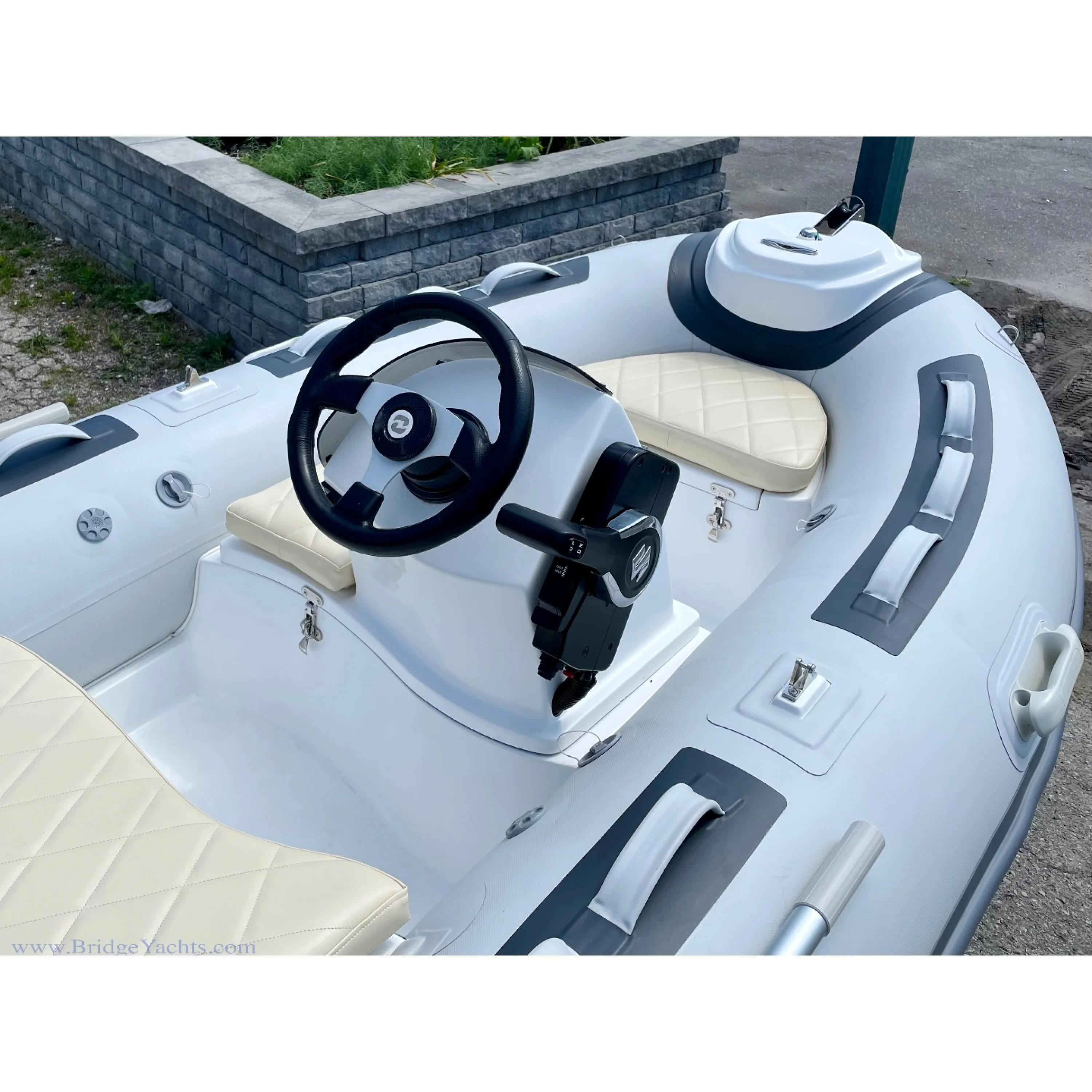 NS330C 11ft Deluxe Console Rib