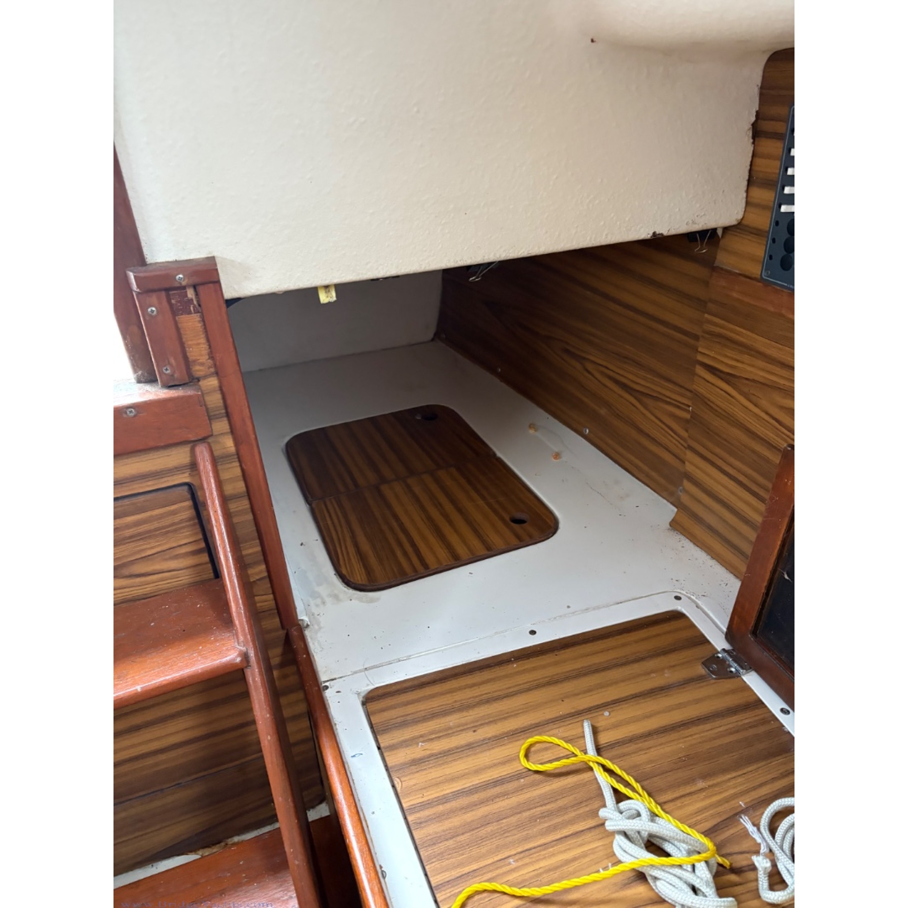 1976 25ft Bayfield 25 Sailboat