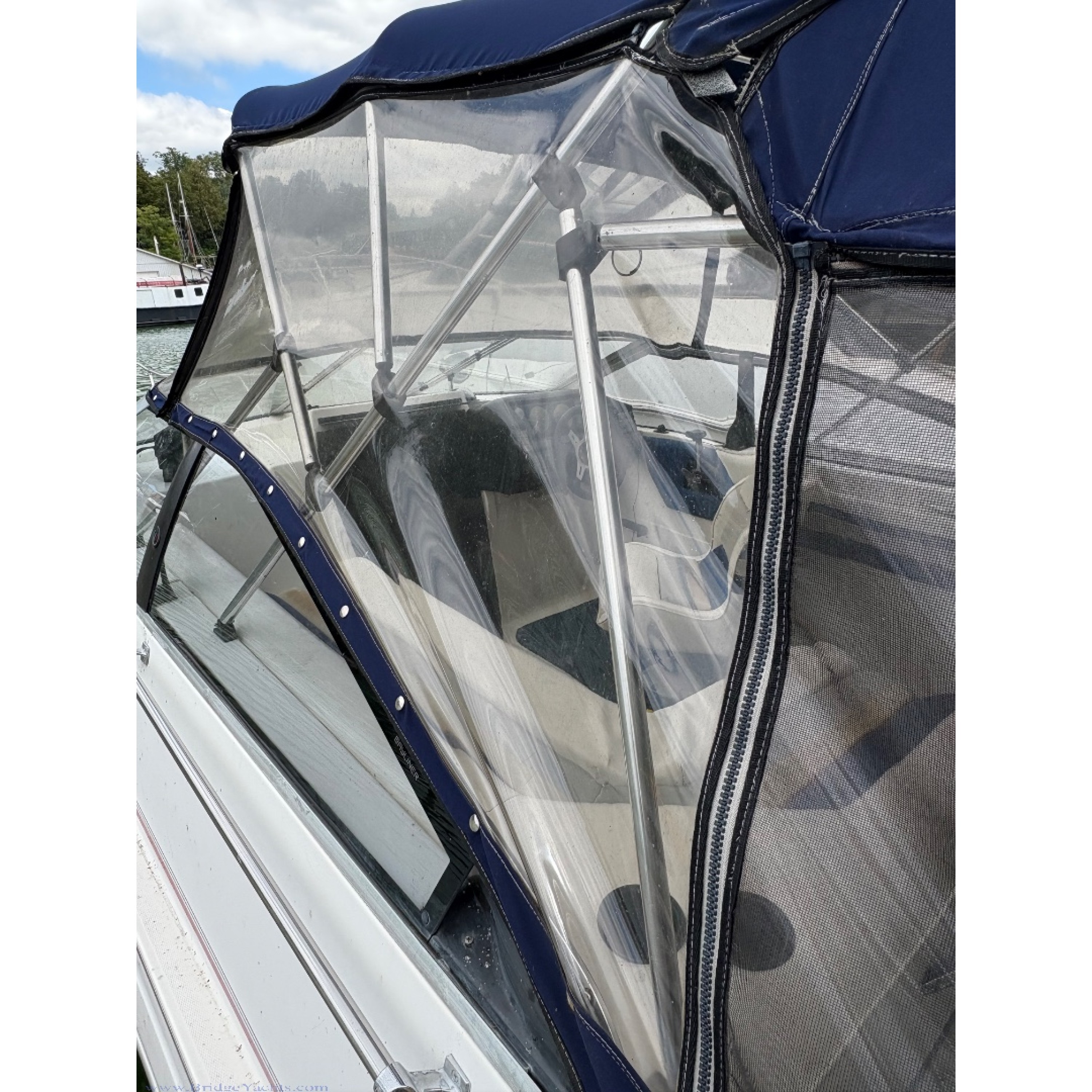 1991 Bayliner 2651 Sunbridge