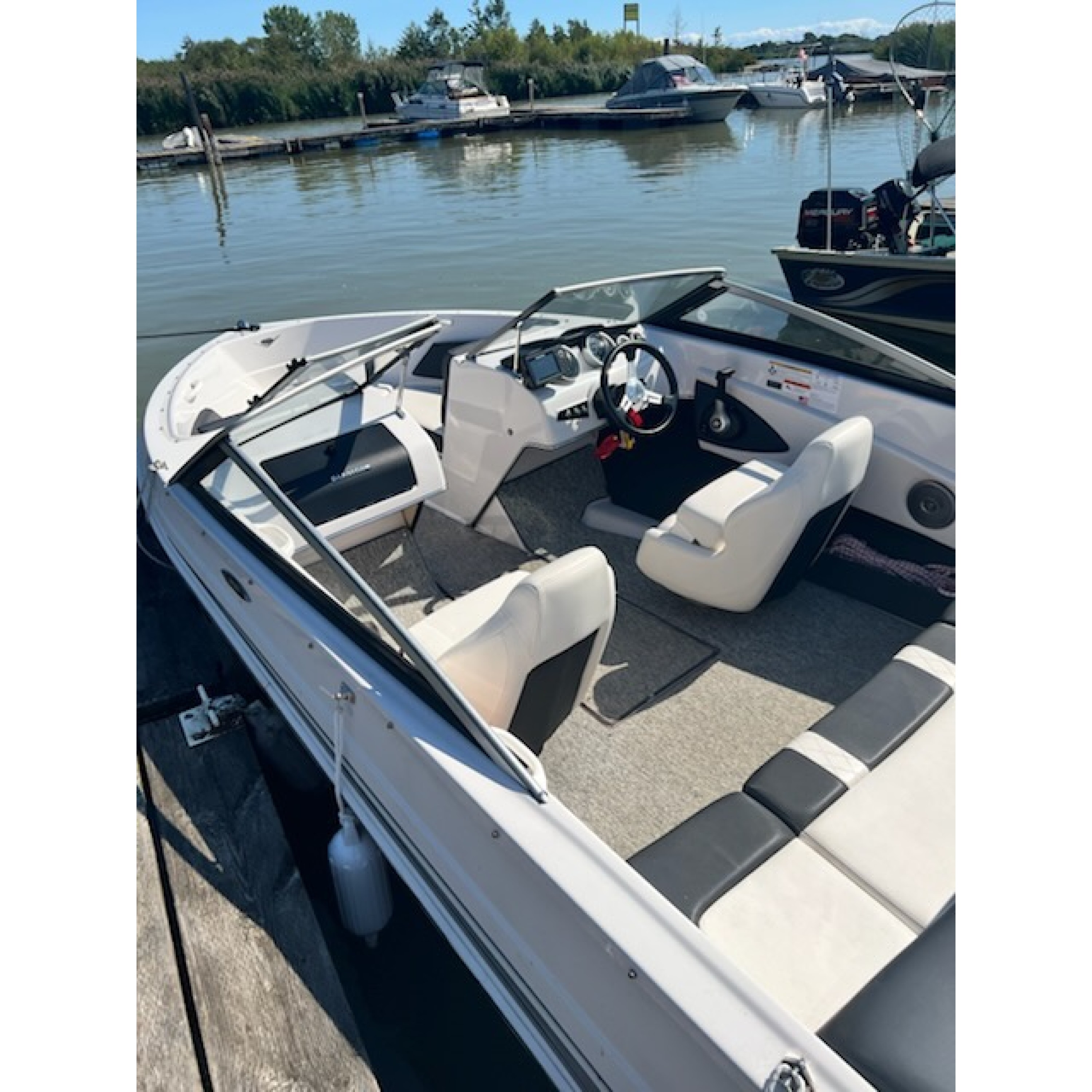 2014 Glastron 18ft 185 GXT