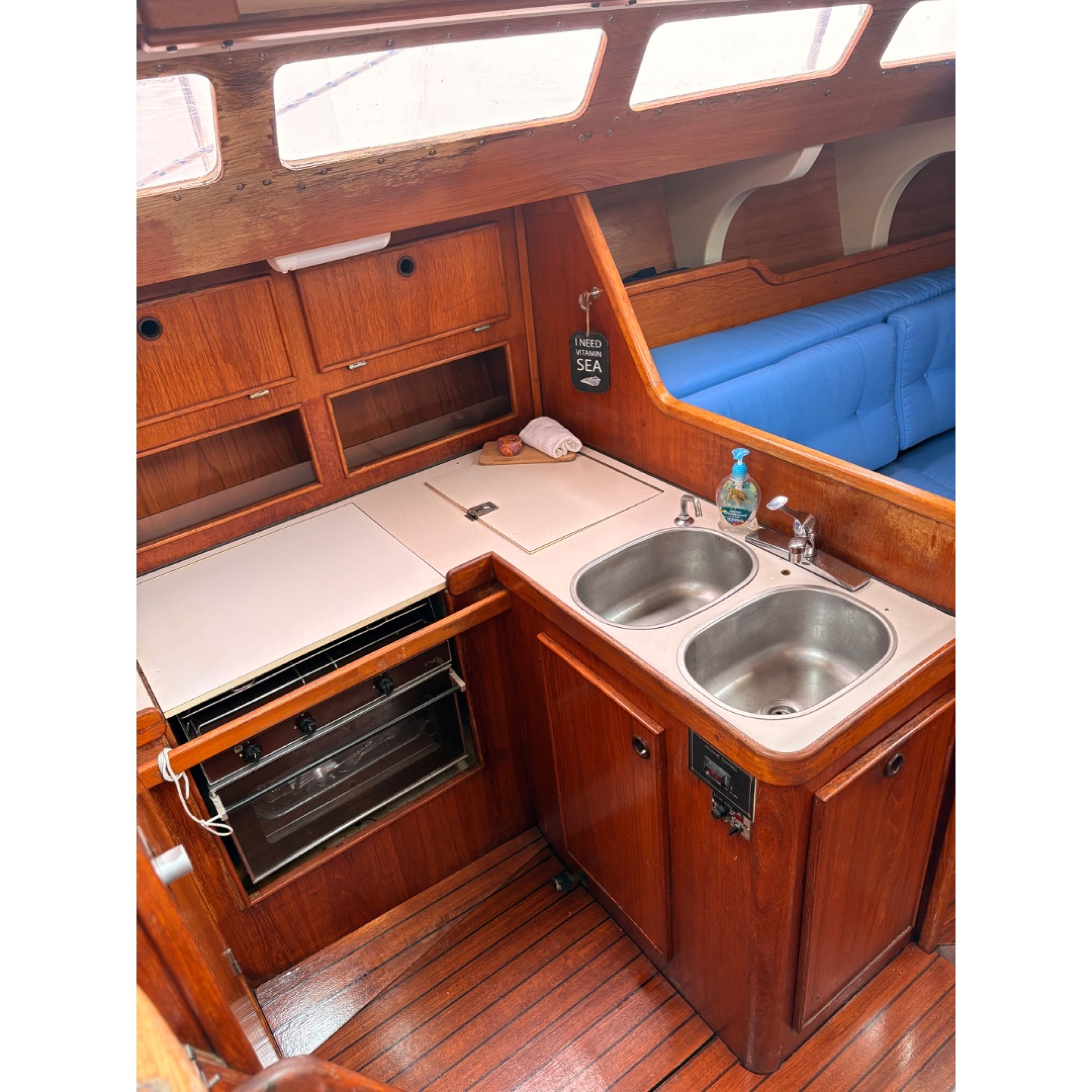 1985 Jeanneau Sun Shine 36 CB