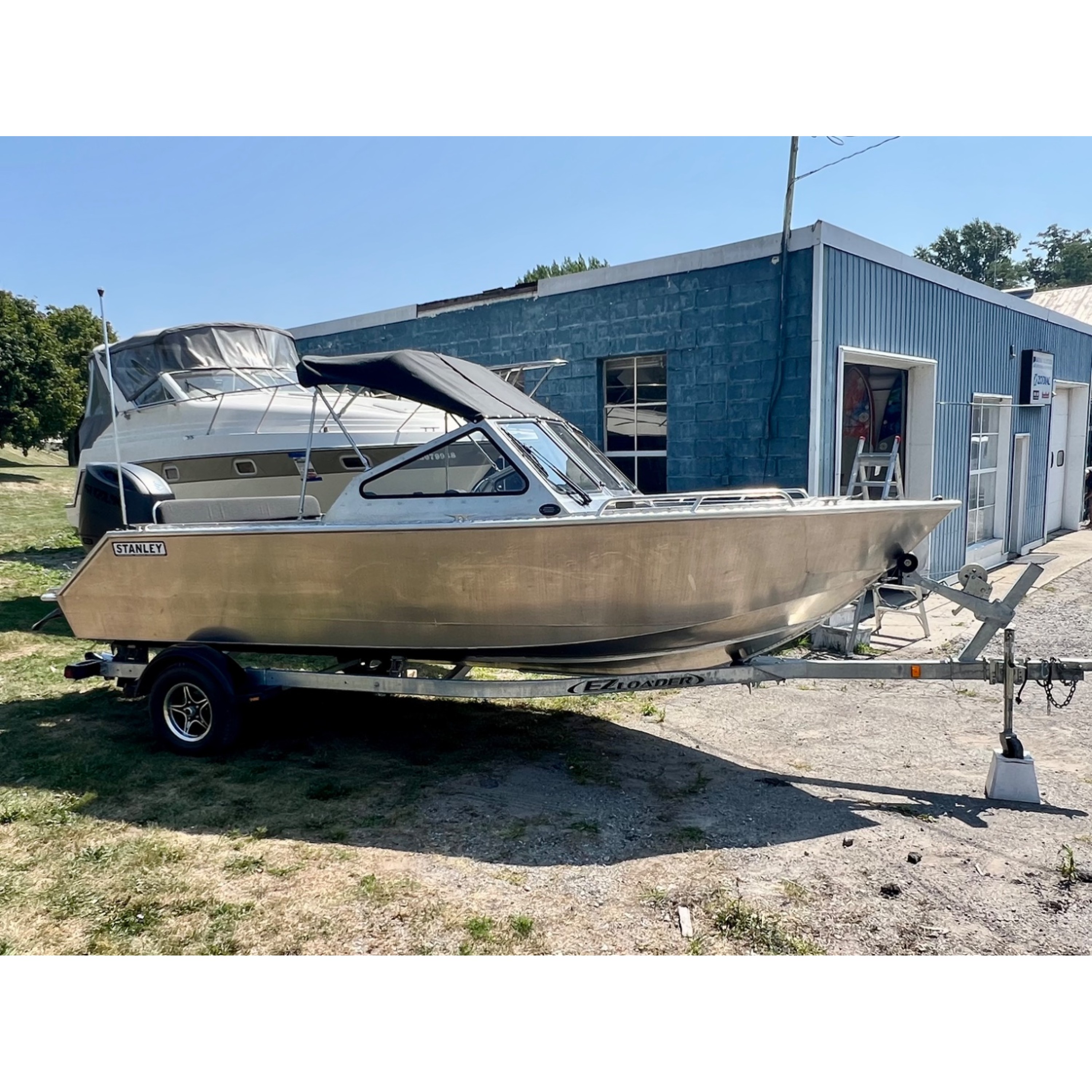 Stanley Islander 19 Dual Console Stealth Stanley Islander 19 Dual Console Stealth
