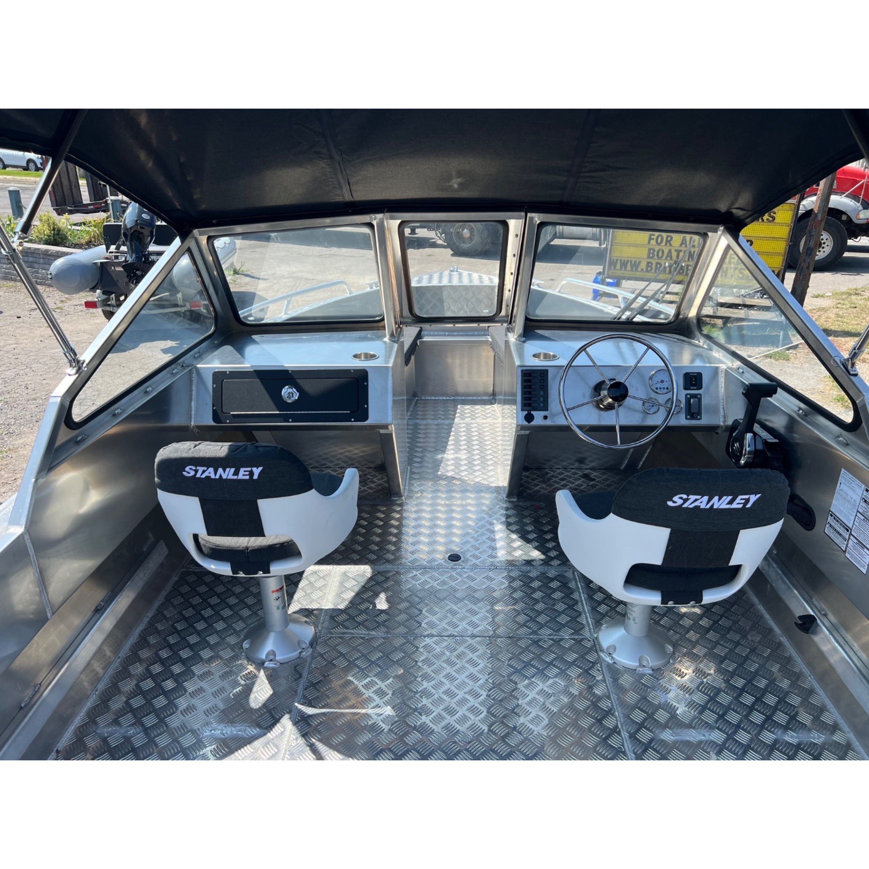 Stanley Islander 19 Dual Console Stealth Stanley Islander 19 Dual Console Stealth