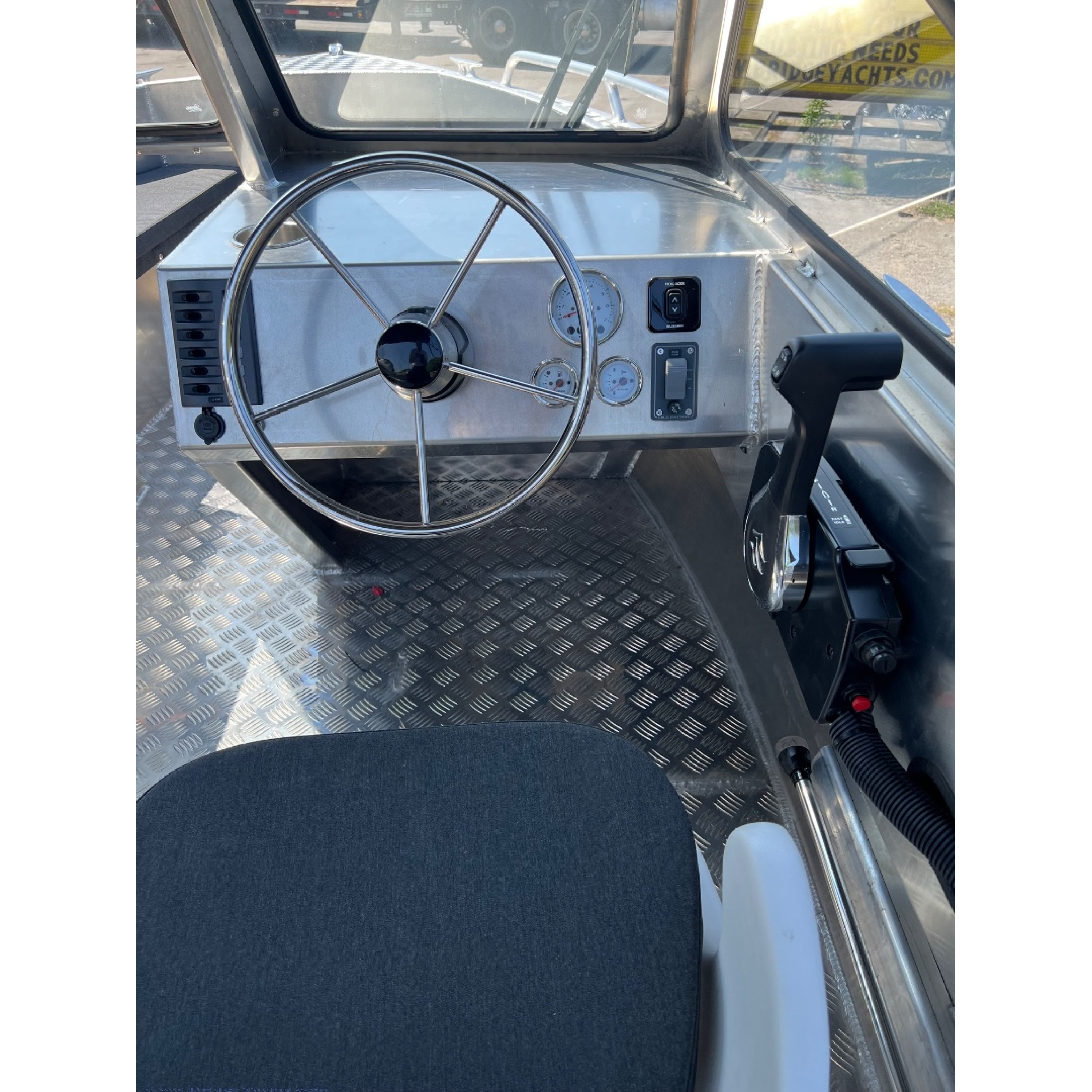 Stanley Islander 19 Dual Console Stealth Stanley Islander 19 Dual Console Stealth
