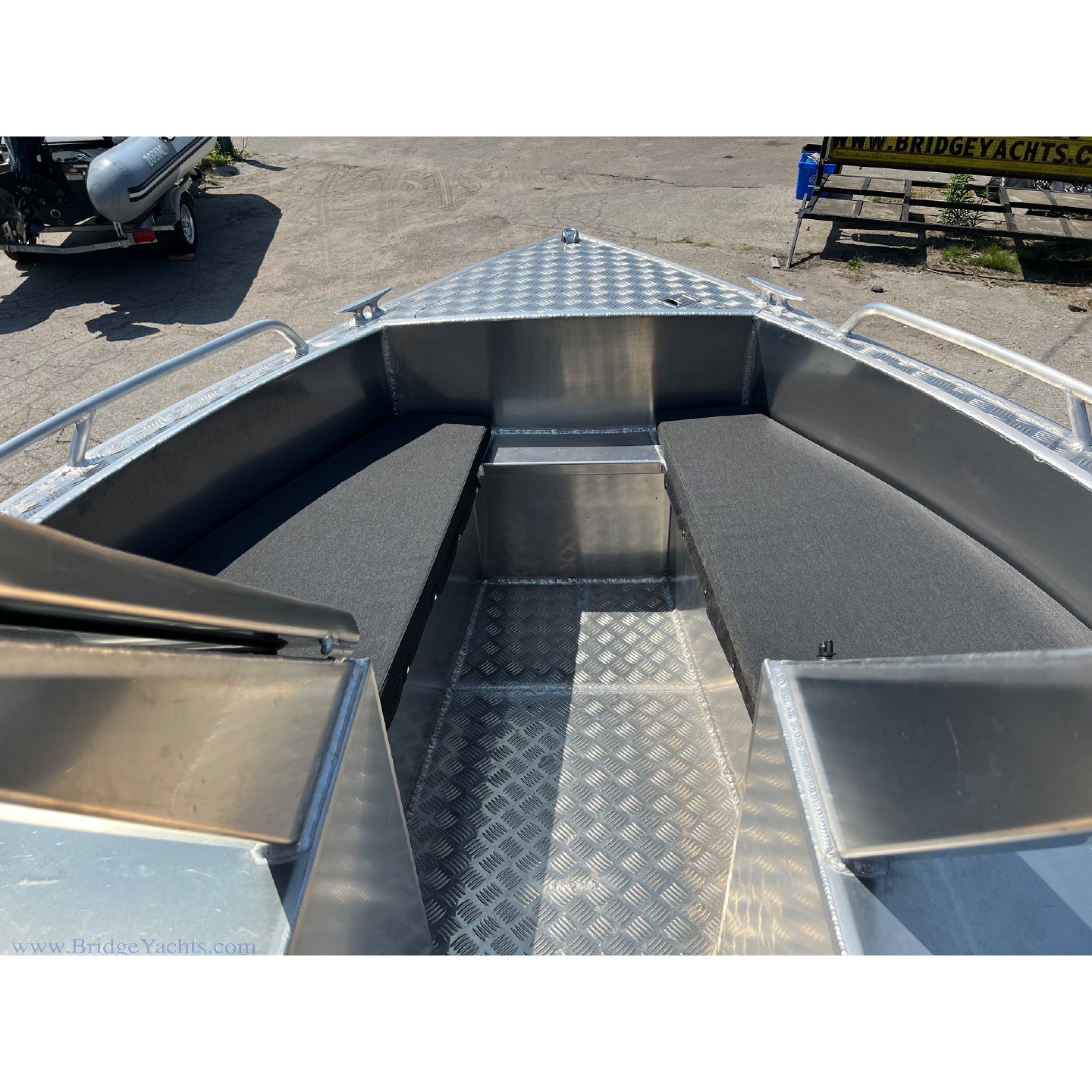 Stanley Islander 19 Dual Console Stealth Stanley Islander 19 Dual Console Stealth