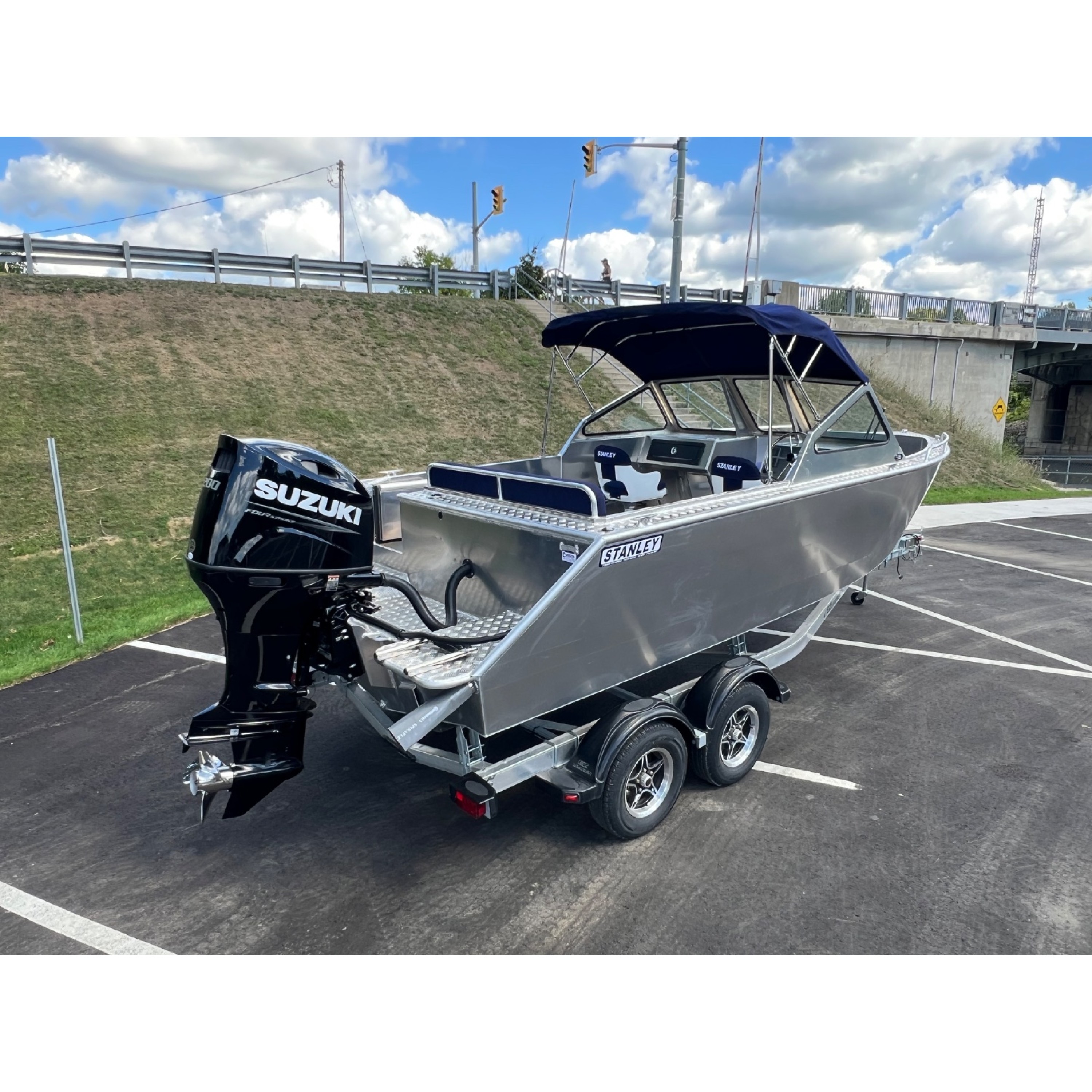 Stanley Islander 21 Dual Console - Digital Suzuki Stanley Islander 21 Dual Console - Digital Suzuki