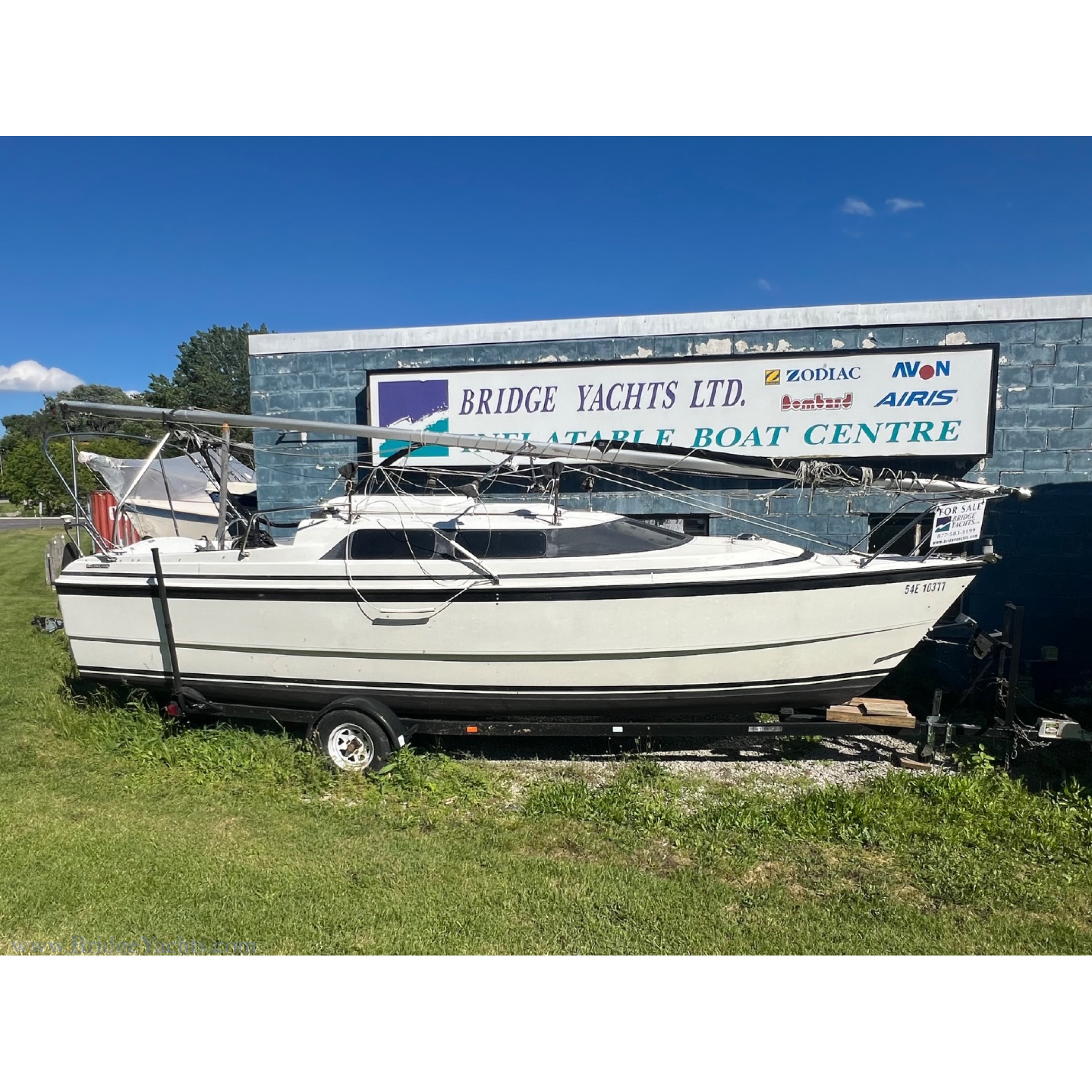 1998 MacGregor 26X – Versatile Sail & Power Cruiser
