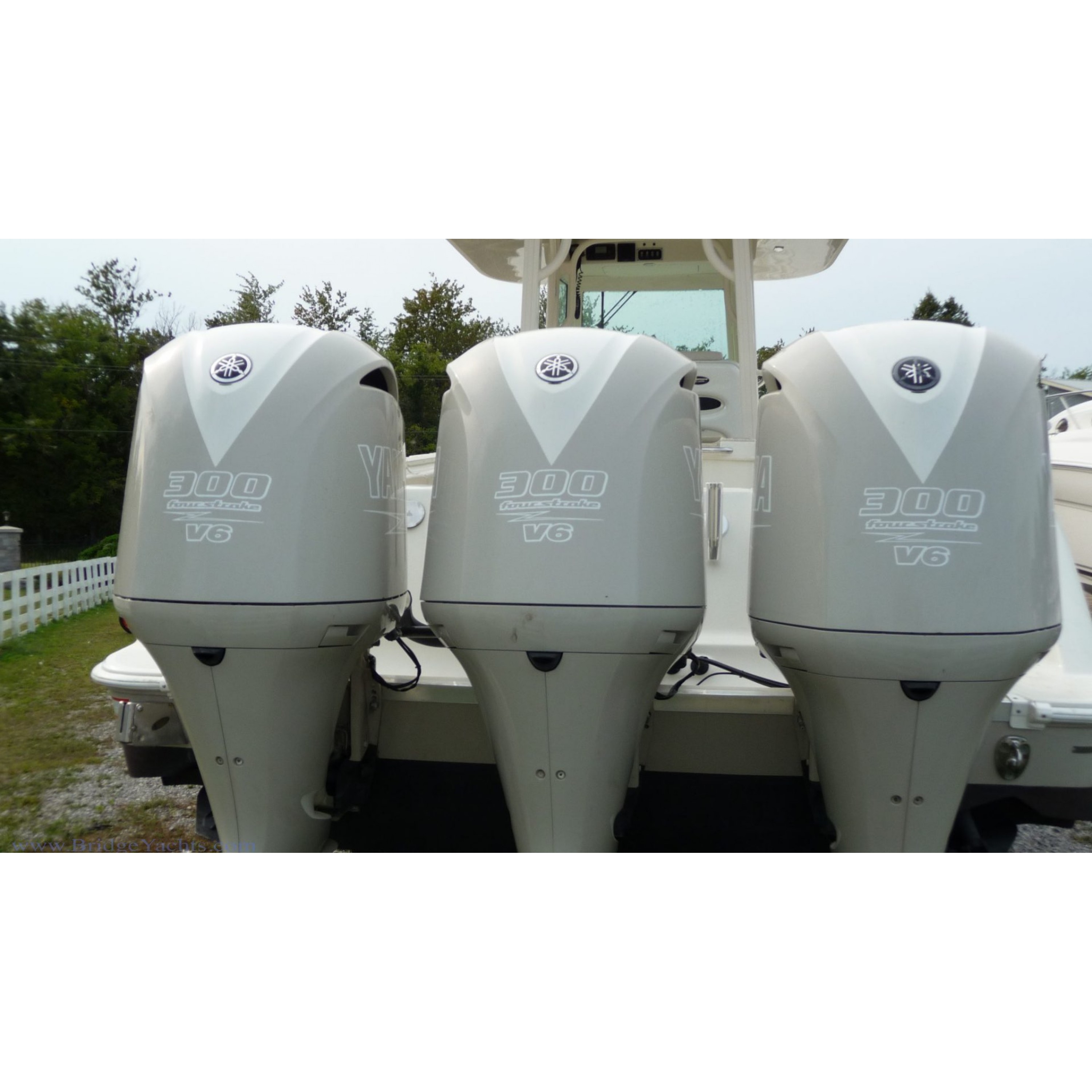 2017 34' 5" HYDRA-SPORTS 3400 CC Center Console Boat Hydra