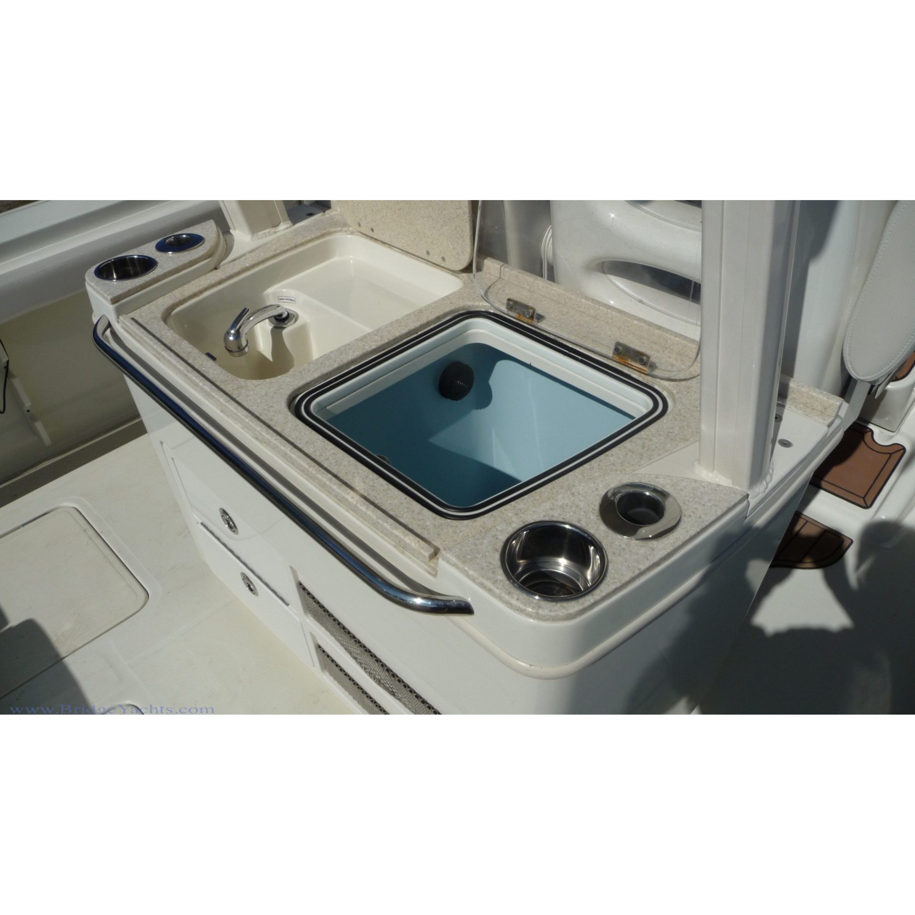 2017 34' 5" HYDRA-SPORTS 3400 CC Center Console Boat Hydra