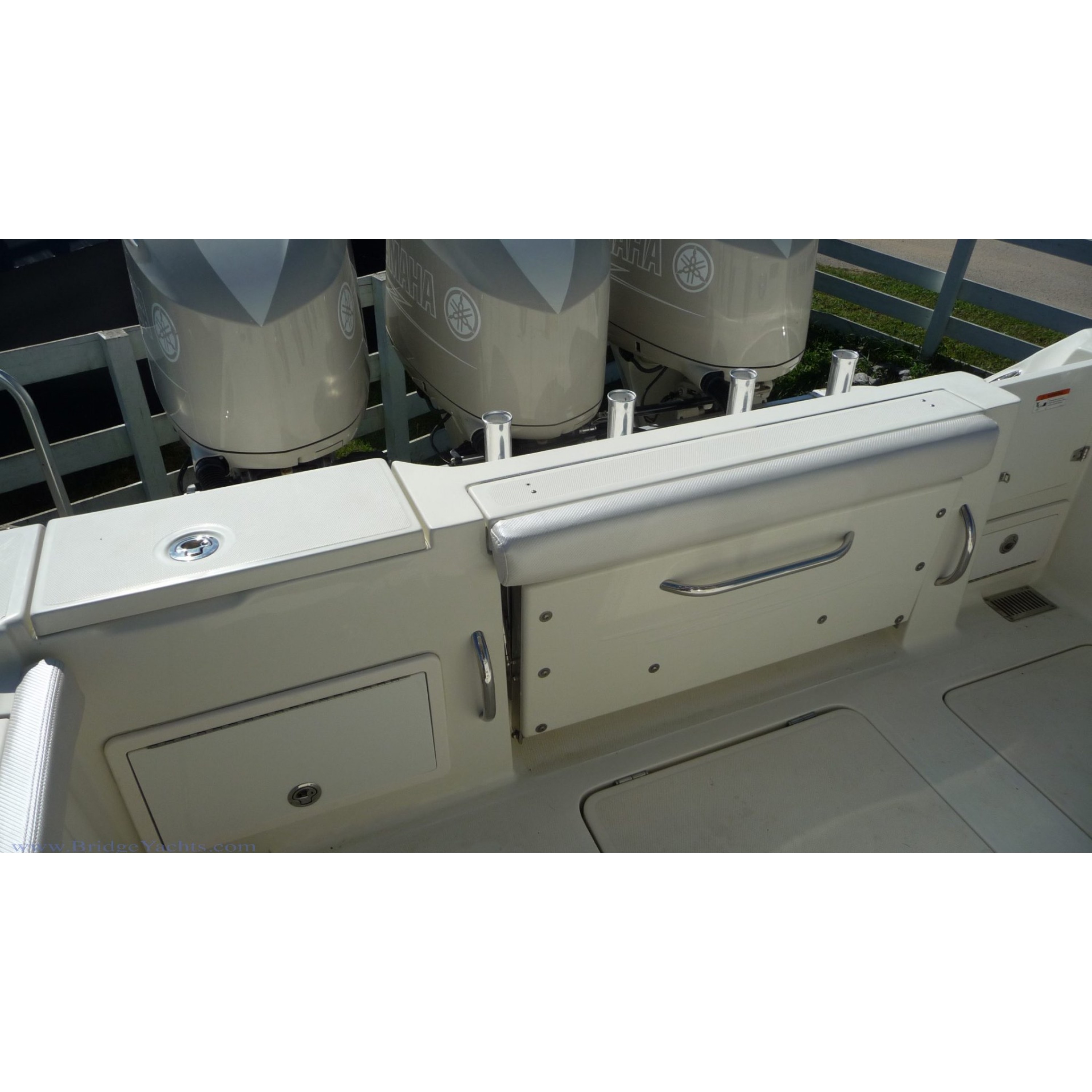 2017 34' 5" HYDRA-SPORTS 3400 CC Center Console Boat Hydra 2017 34' 5" HYDRA-SPORTS 3400 CC Center Console Boat Hydra