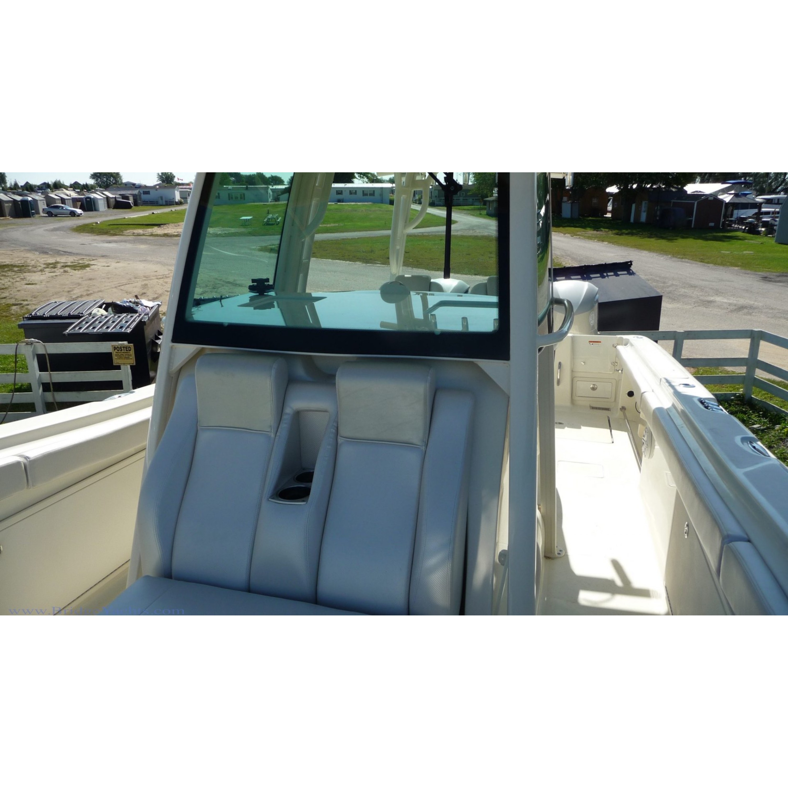 2017 34' 5" HYDRA-SPORTS 3400 CC Center Console Boat Hydra 2017 34' 5" HYDRA-SPORTS 3400 CC Center Console Boat Hydra