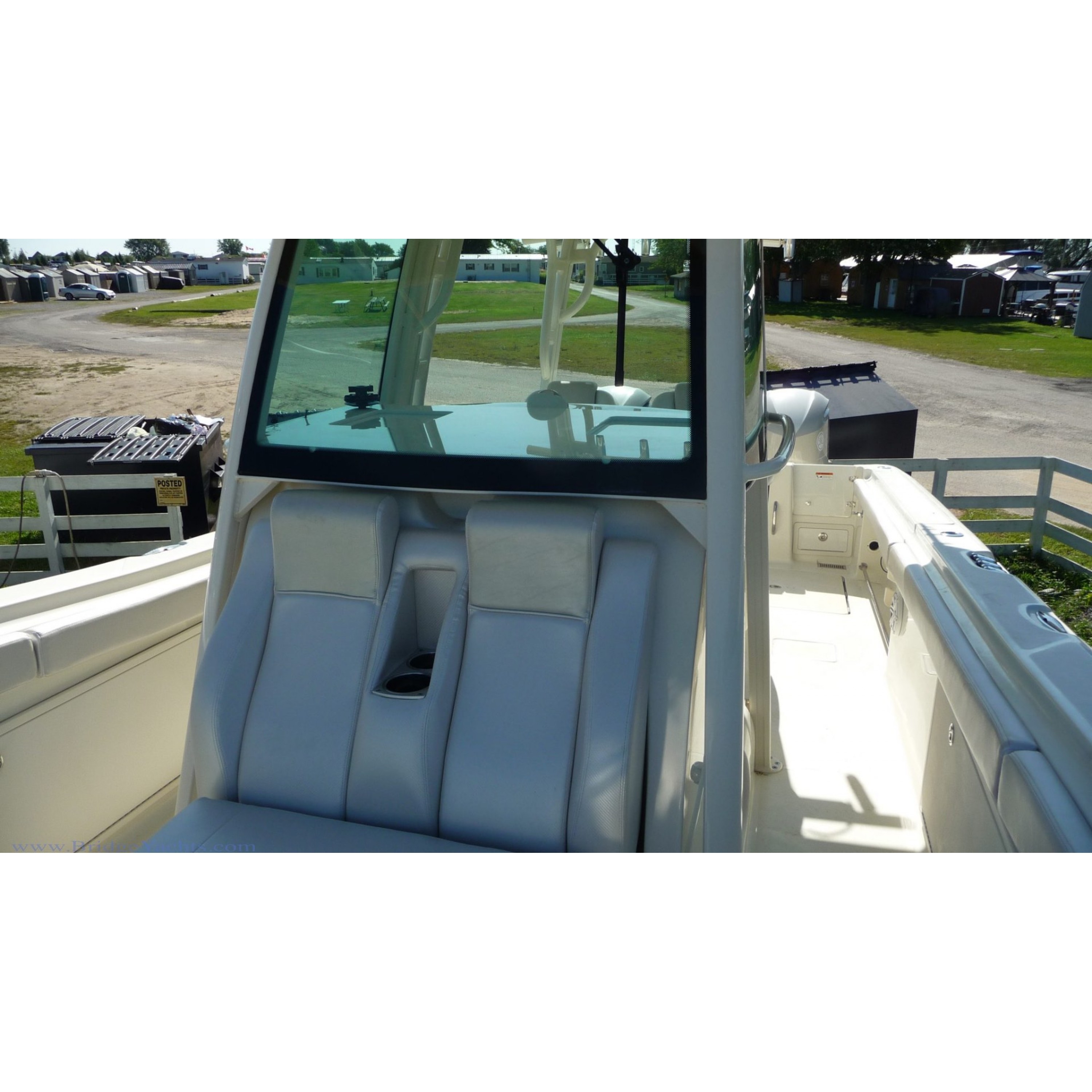 2017 34' 5" HYDRA-SPORTS 3400 CC Center Console Boat Hydra