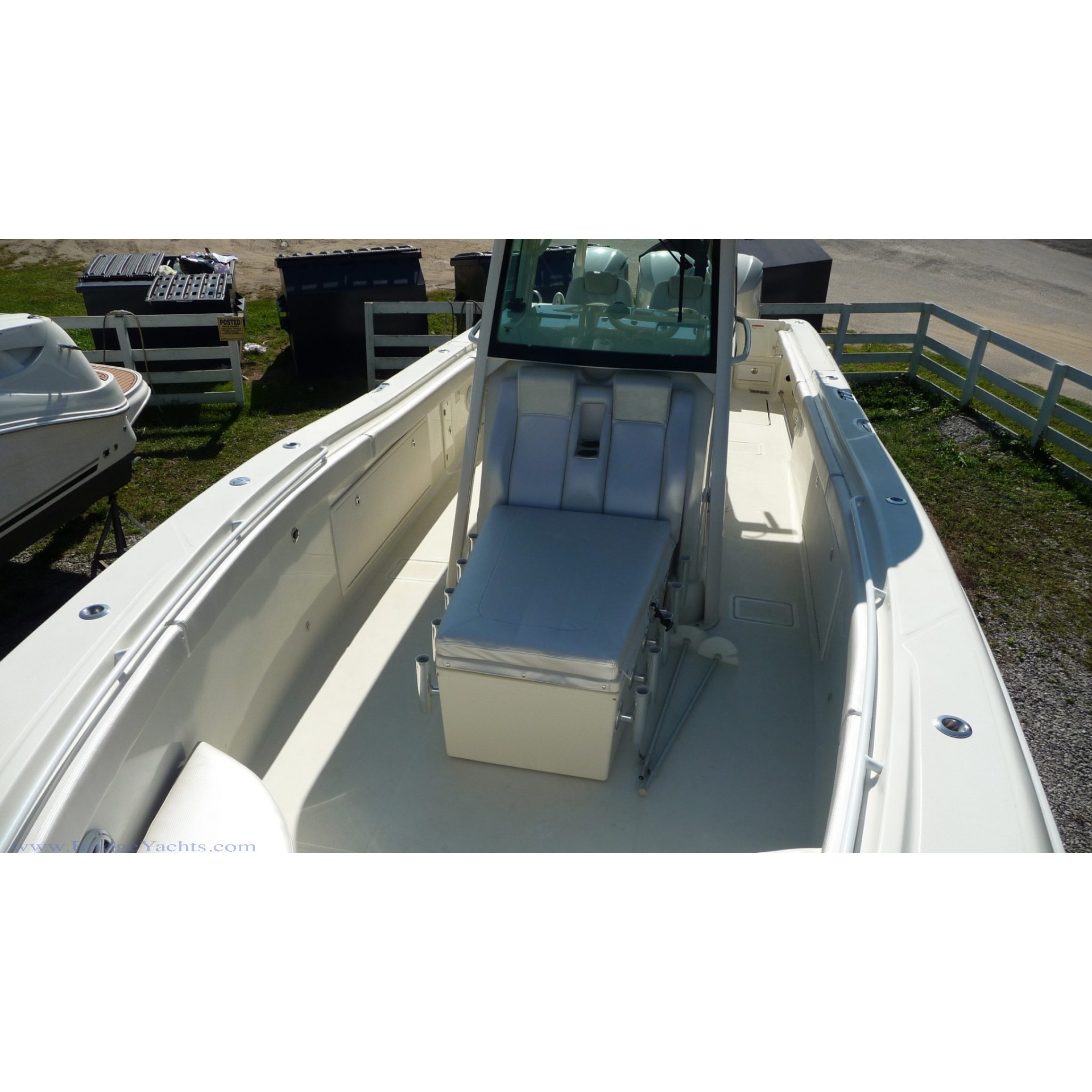 2017 34' 5" HYDRA-SPORTS 3400 CC Center Console Boat Hydra