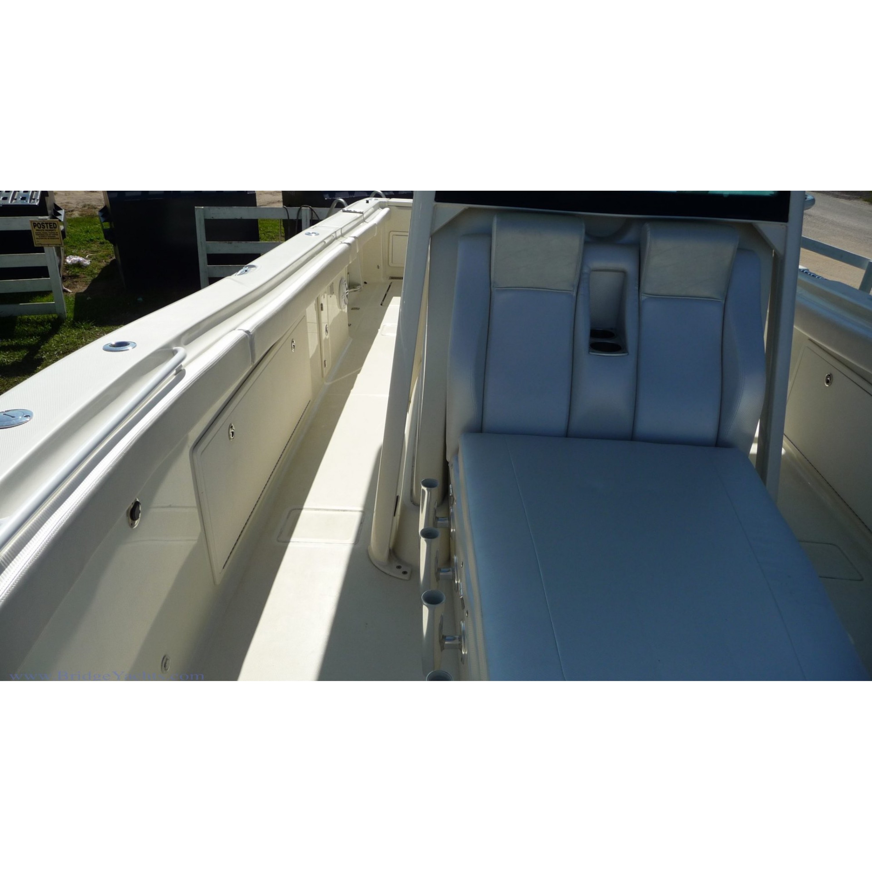 2017 34' 5" HYDRA-SPORTS 3400 CC Center Console Boat Hydra