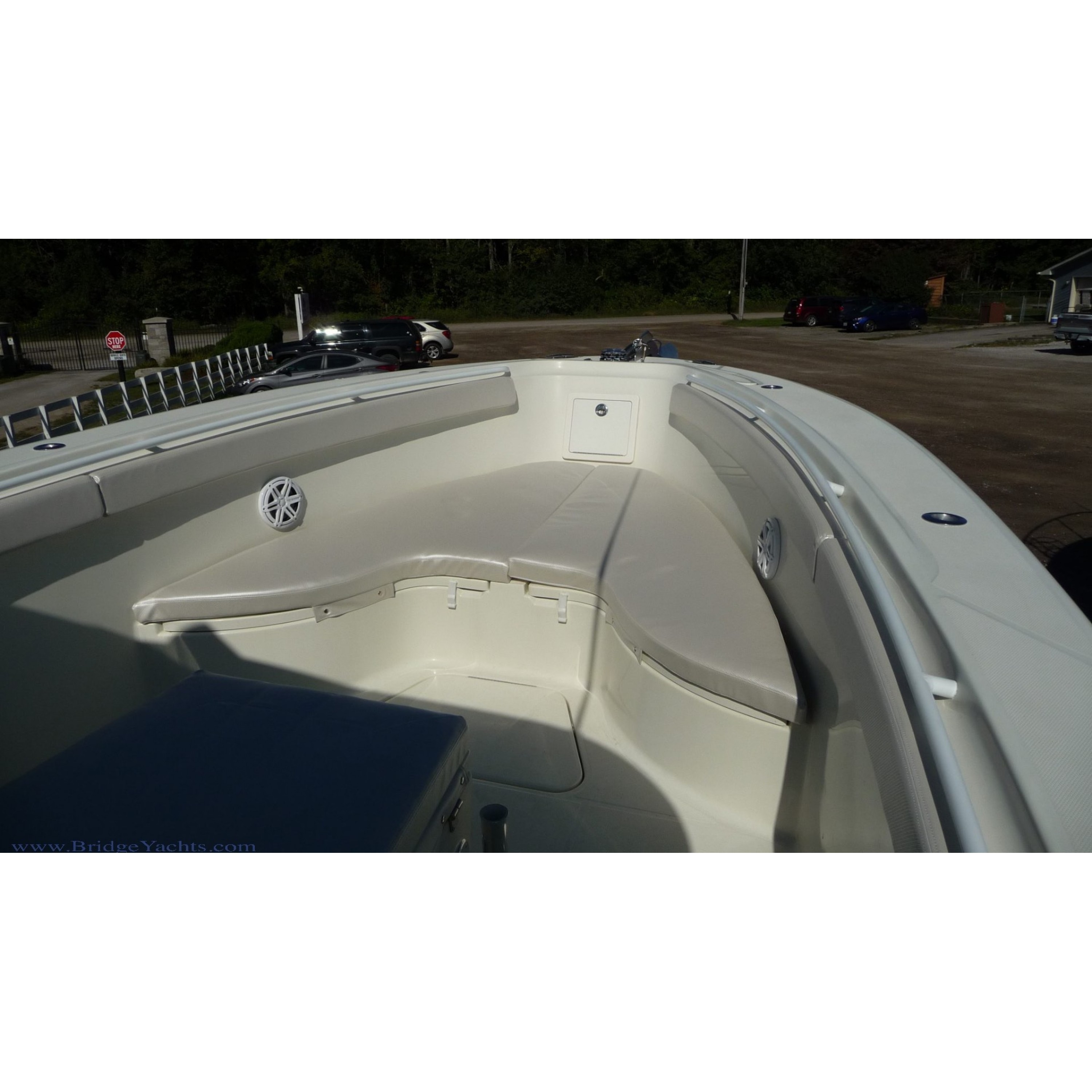 2017 34' 5" HYDRA-SPORTS 3400 CC Center Console Boat Hydra