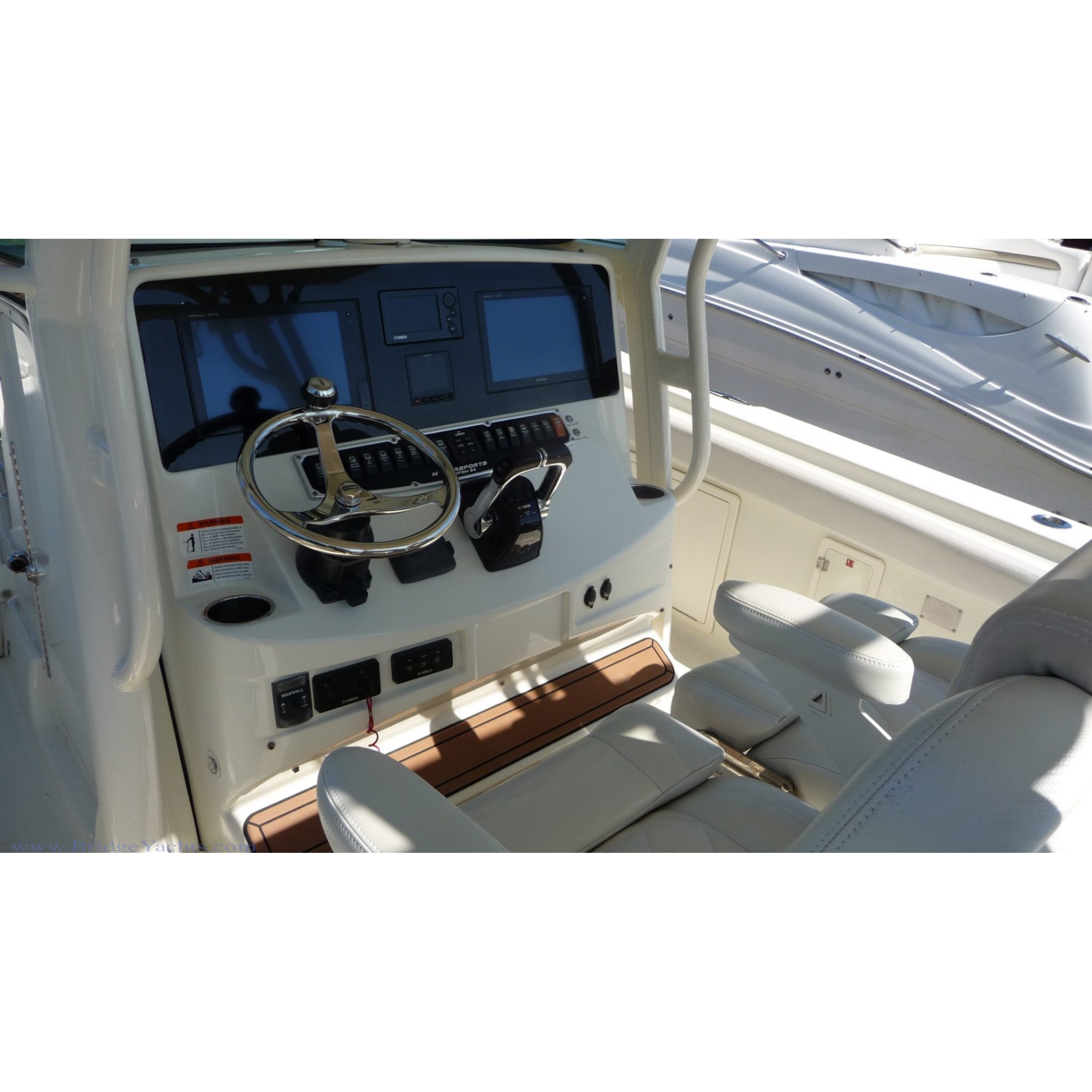 2017 34' 5" HYDRA-SPORTS 3400 CC Center Console Boat Hydra 2017 34' 5" HYDRA-SPORTS 3400 CC Center Console Boat Hydra