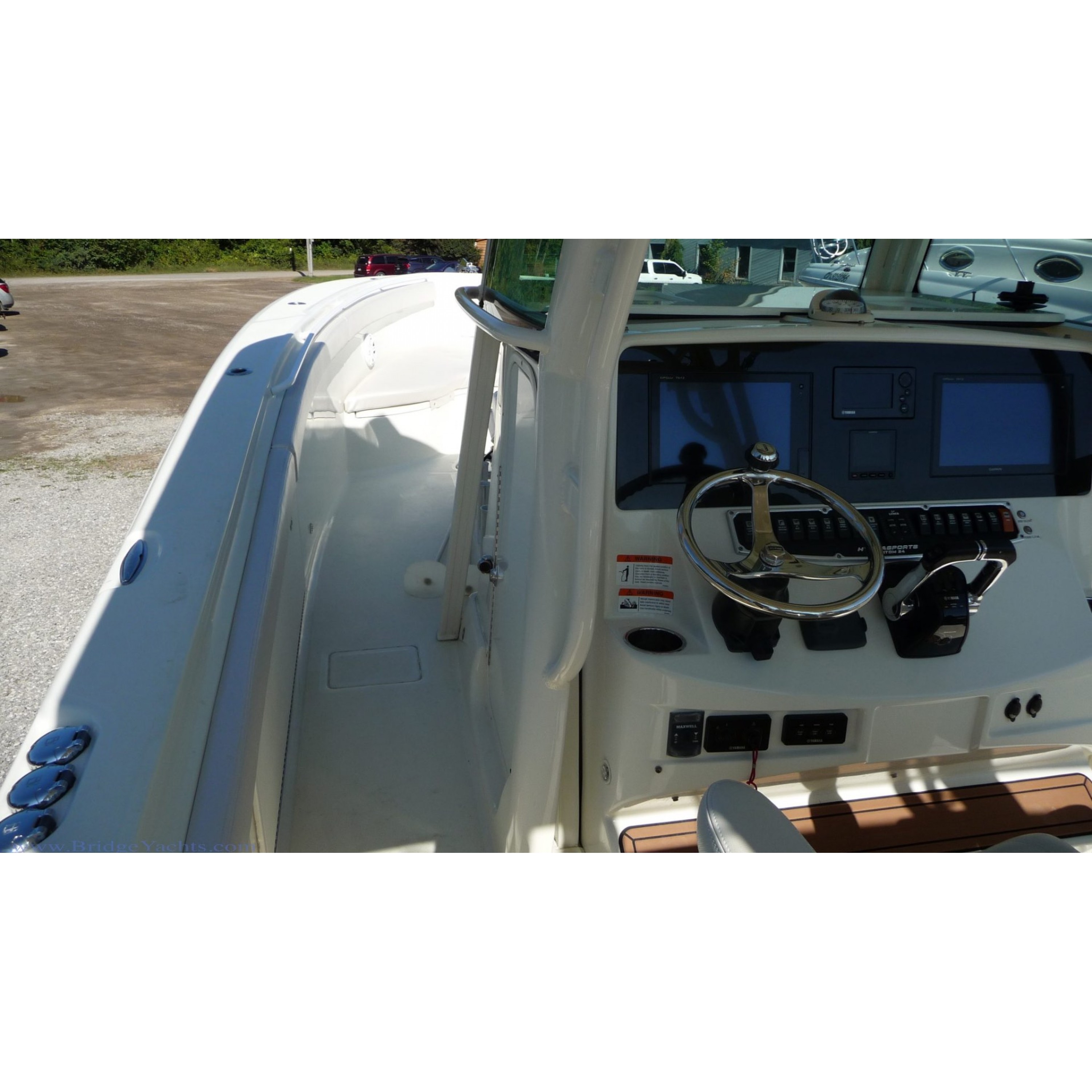 2017 34' 5" HYDRA-SPORTS 3400 CC Center Console Boat Hydra