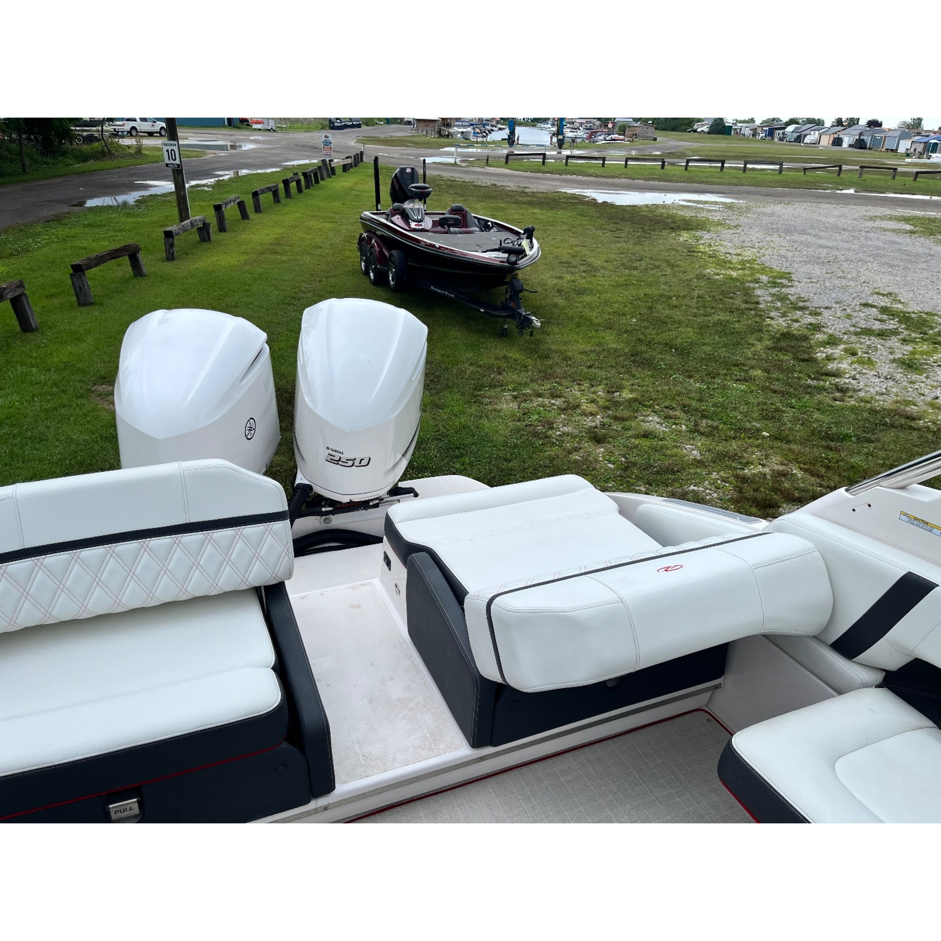 2020 29' 2" REGAL 290 OBX Bow Rider 2020 29' 2" REGAL 290 OBX Bow Rider