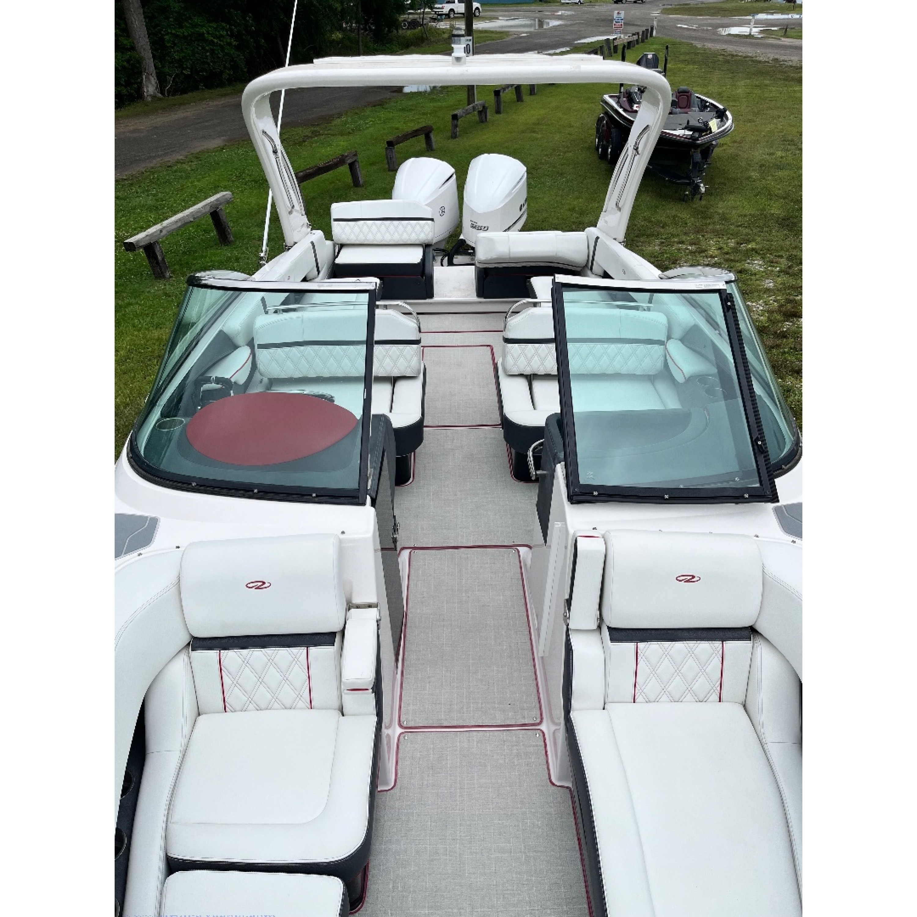 2020 29' 2" REGAL 290 OBX Bow Rider