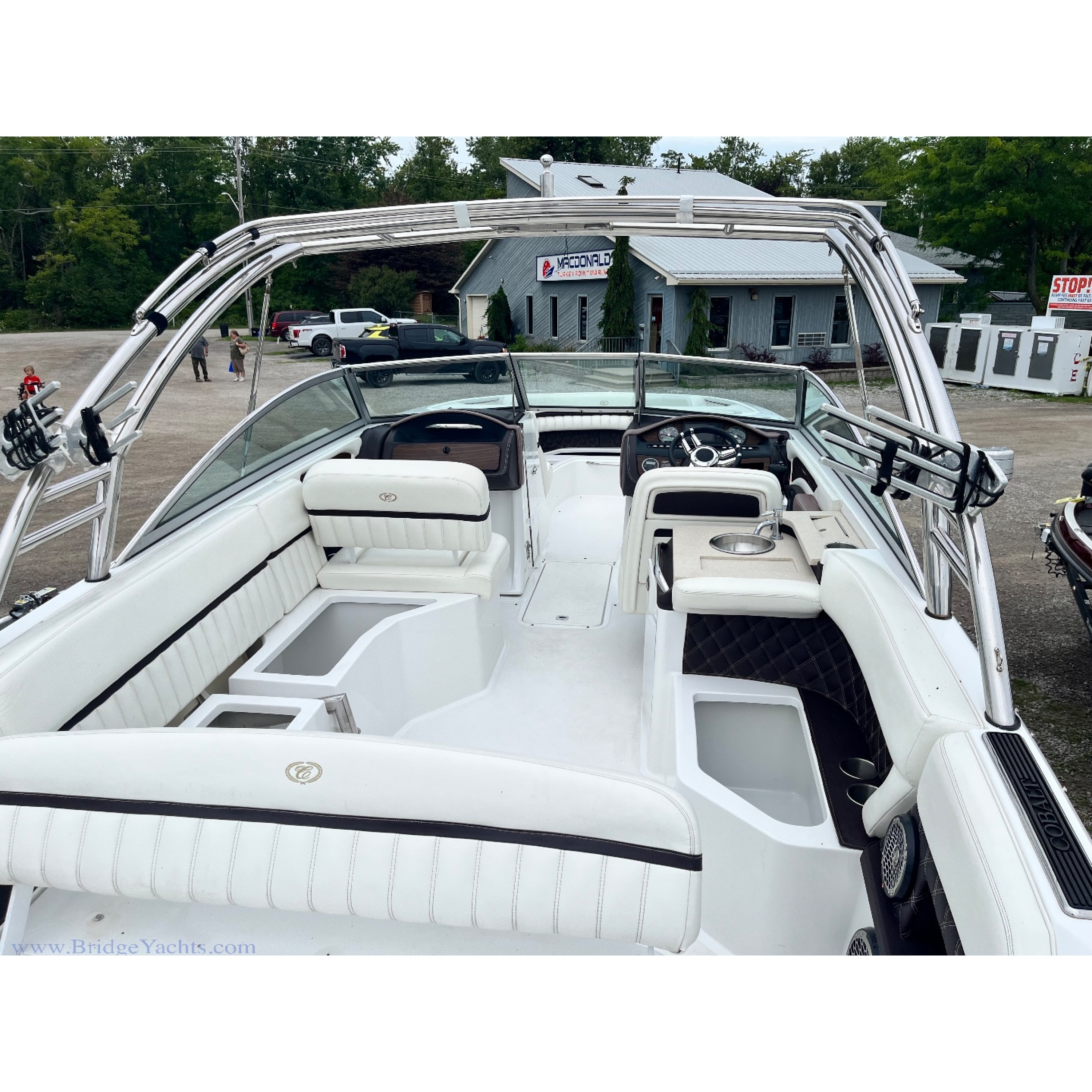 2013 28' 6" COBALT A28 Bow Rider 2013 28' 6" COBALT A28 Bow Rider
