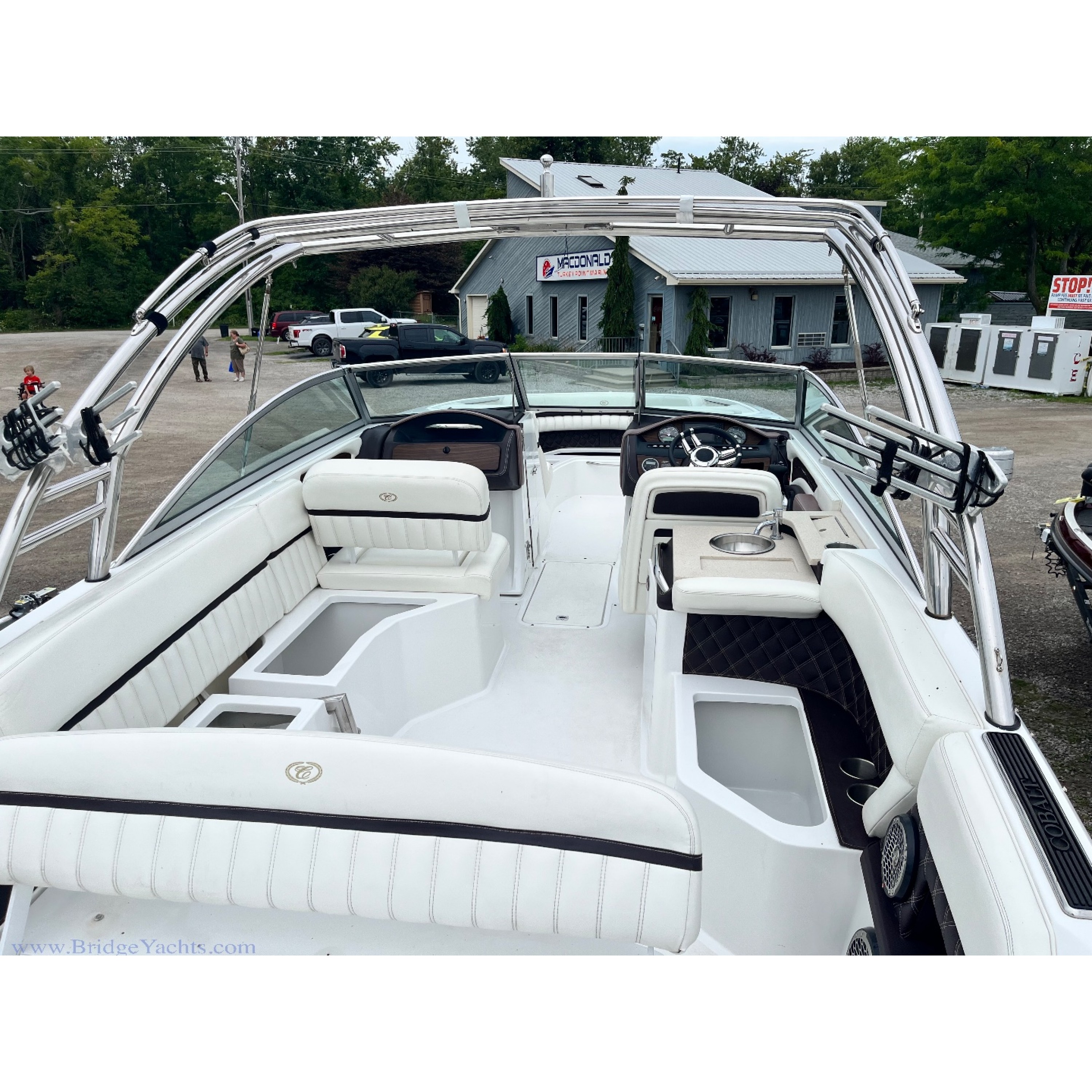 2013 28' 6" COBALT A28 Bow Rider