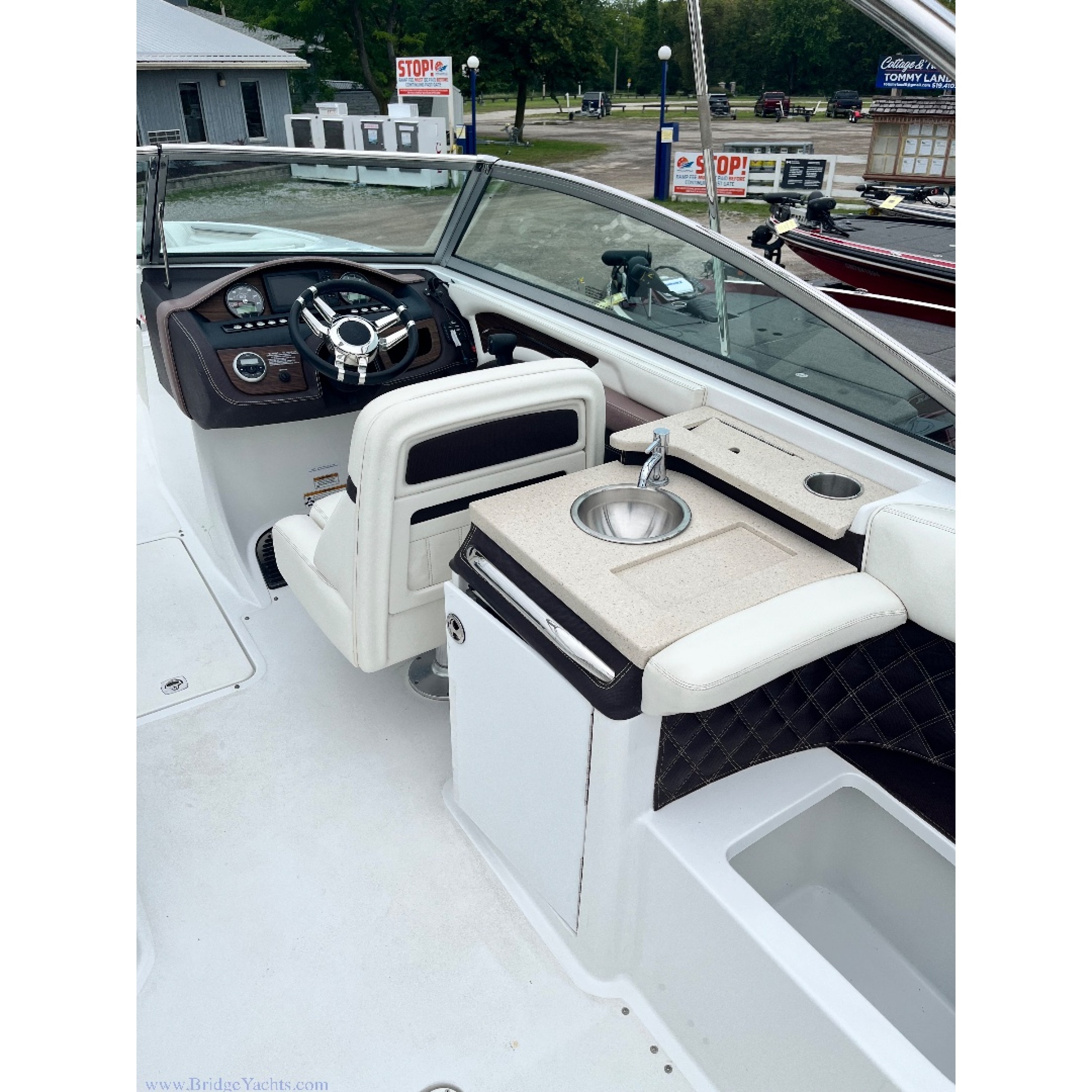 2013 28' 6" COBALT A28 Bow Rider 2013 28' 6" COBALT A28 Bow Rider