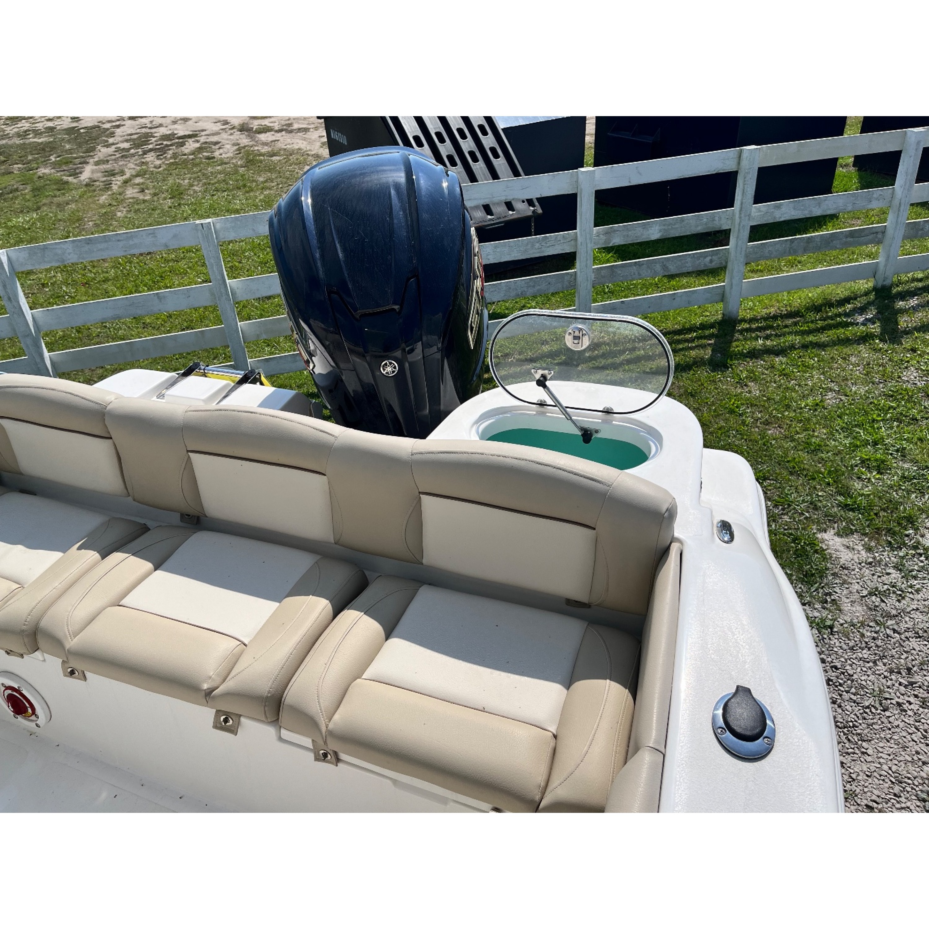 2022 23' NAUTIC STAR 2302 Legacy Center Console 2022 23' NAUTIC STAR 2302 Legacy Center Console