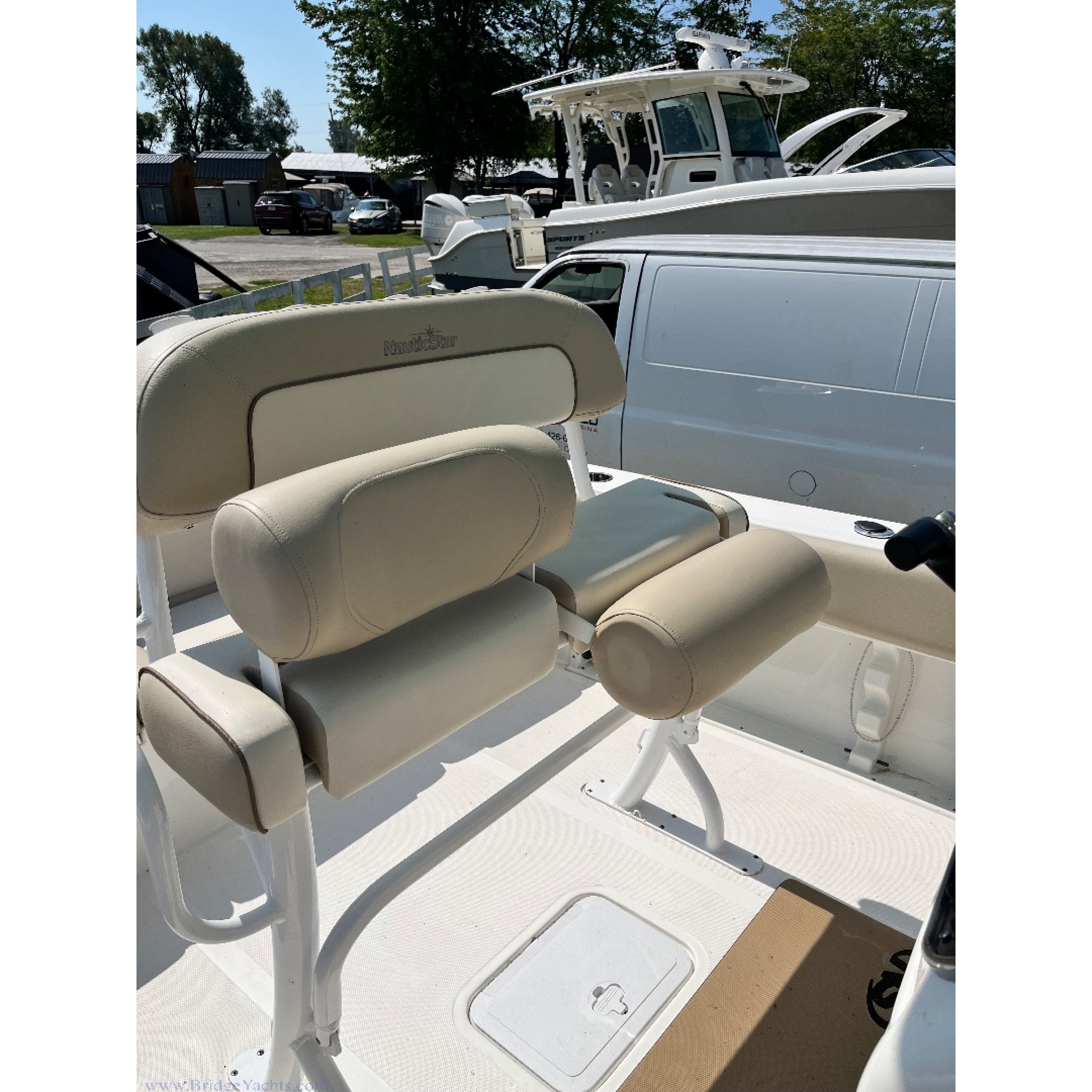 2022 23' NAUTIC STAR 2302 Legacy Center Console