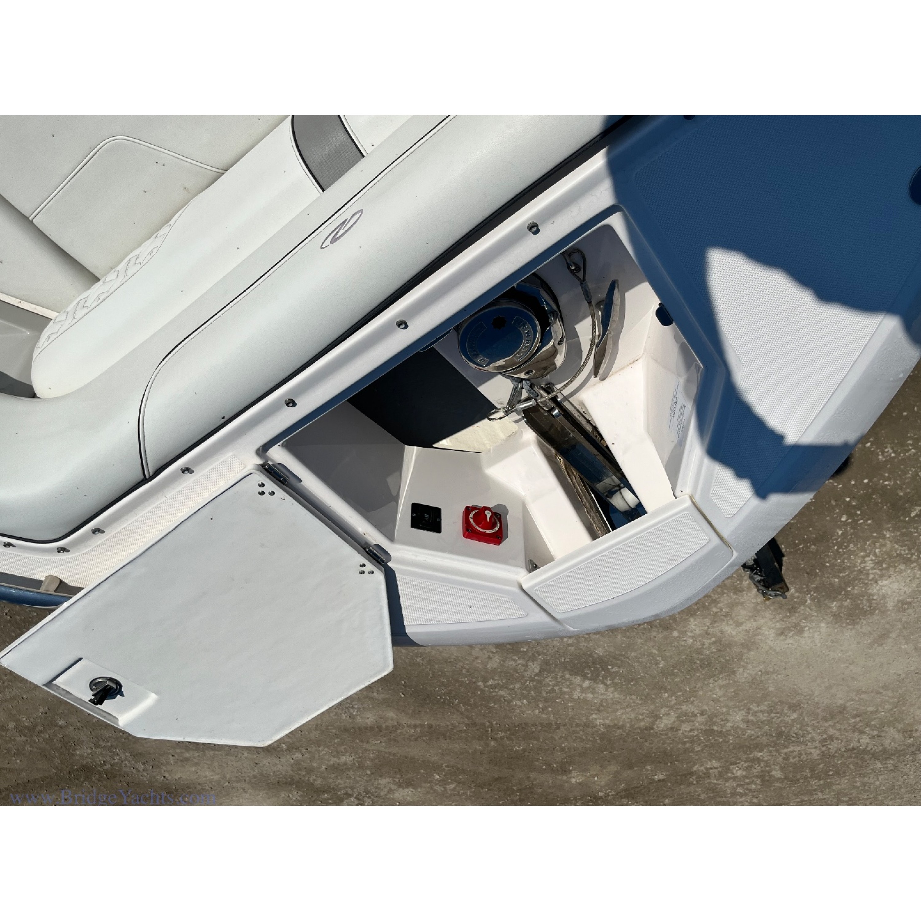 2022 37' 4" REGAL 36 LS Bow Rider