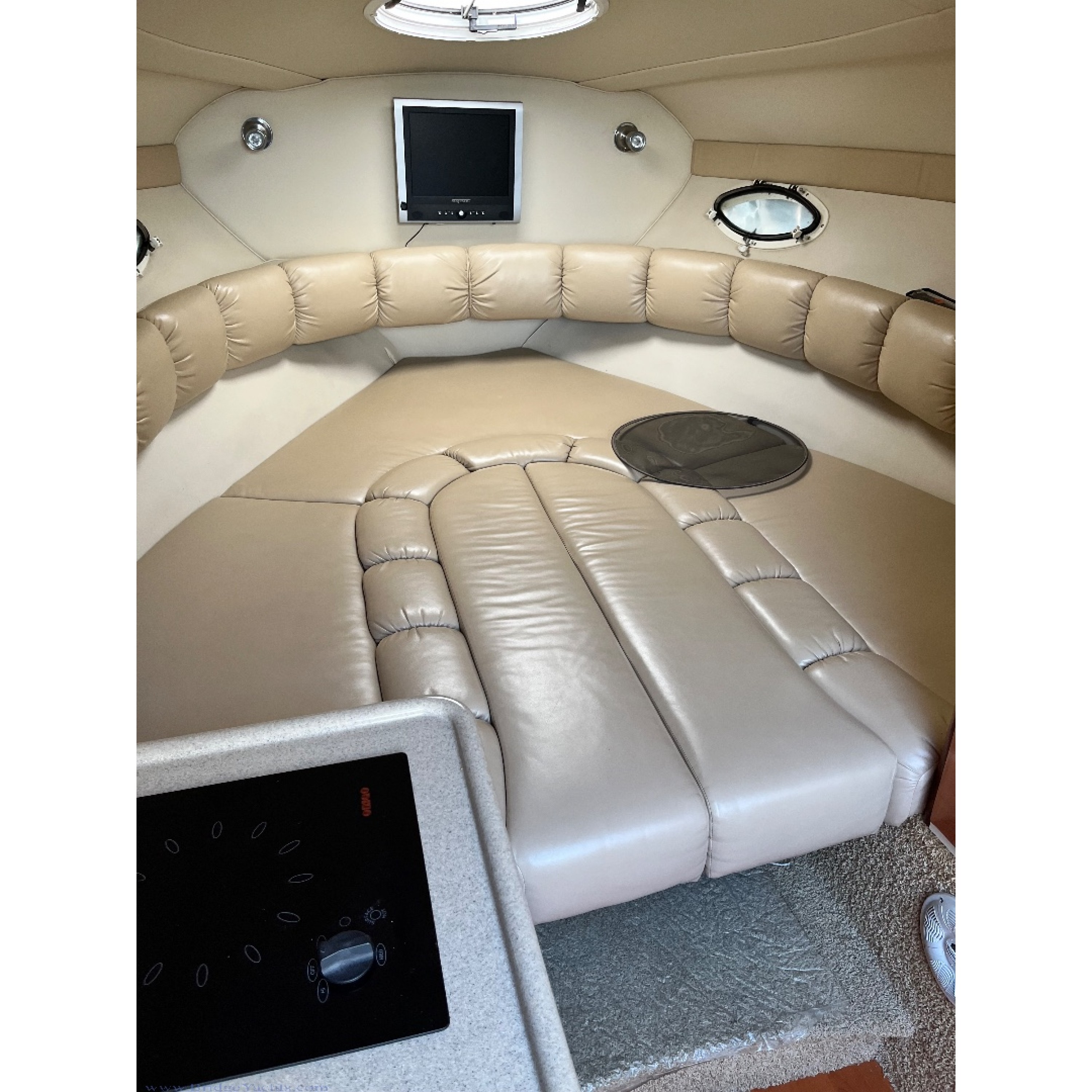 2007 28' 3" LARSON 274 Cabrio 2007 28' 3" LARSON 274 Cabrio