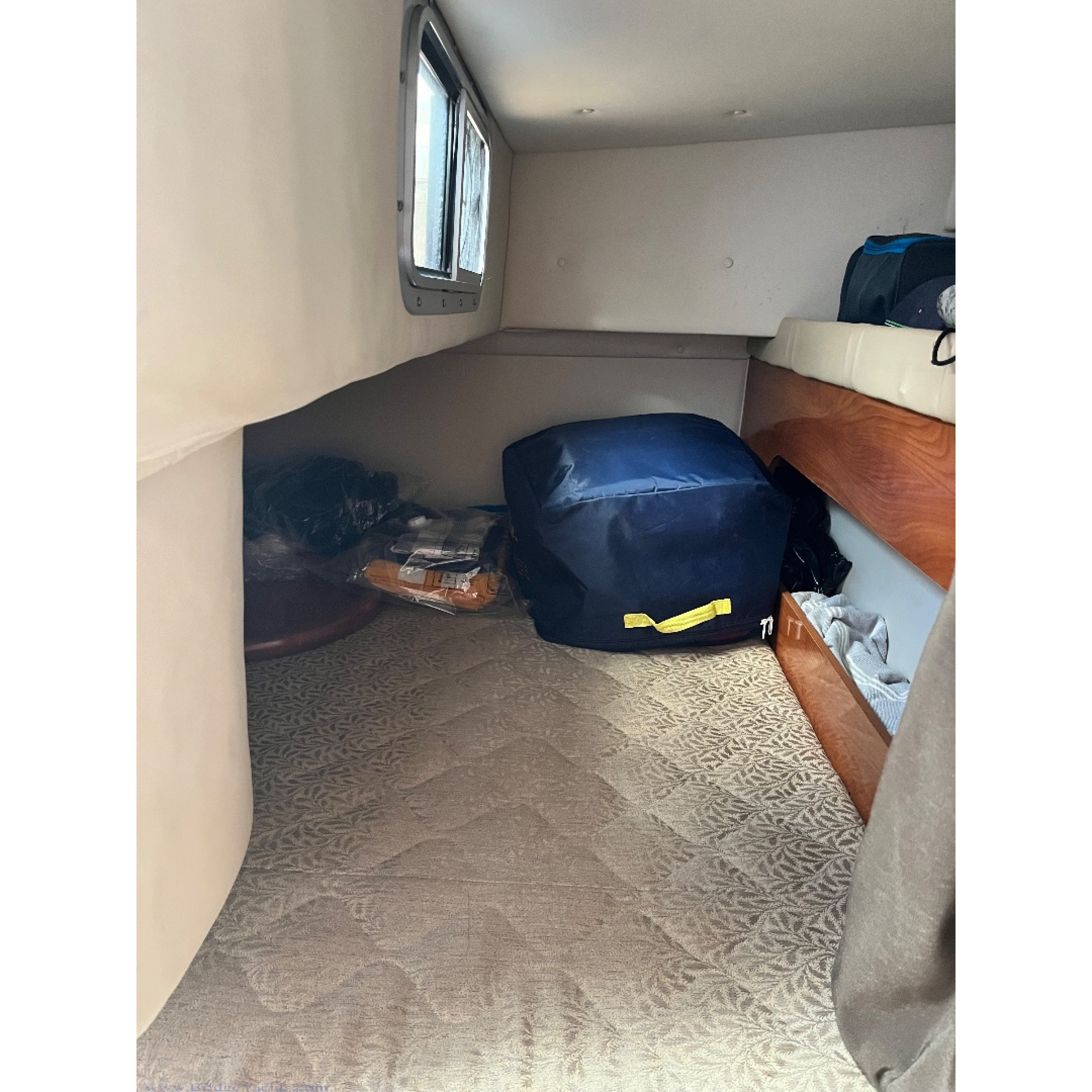 2007 28' 3" LARSON 274 Cabrio 2007 28' 3" LARSON 274 Cabrio