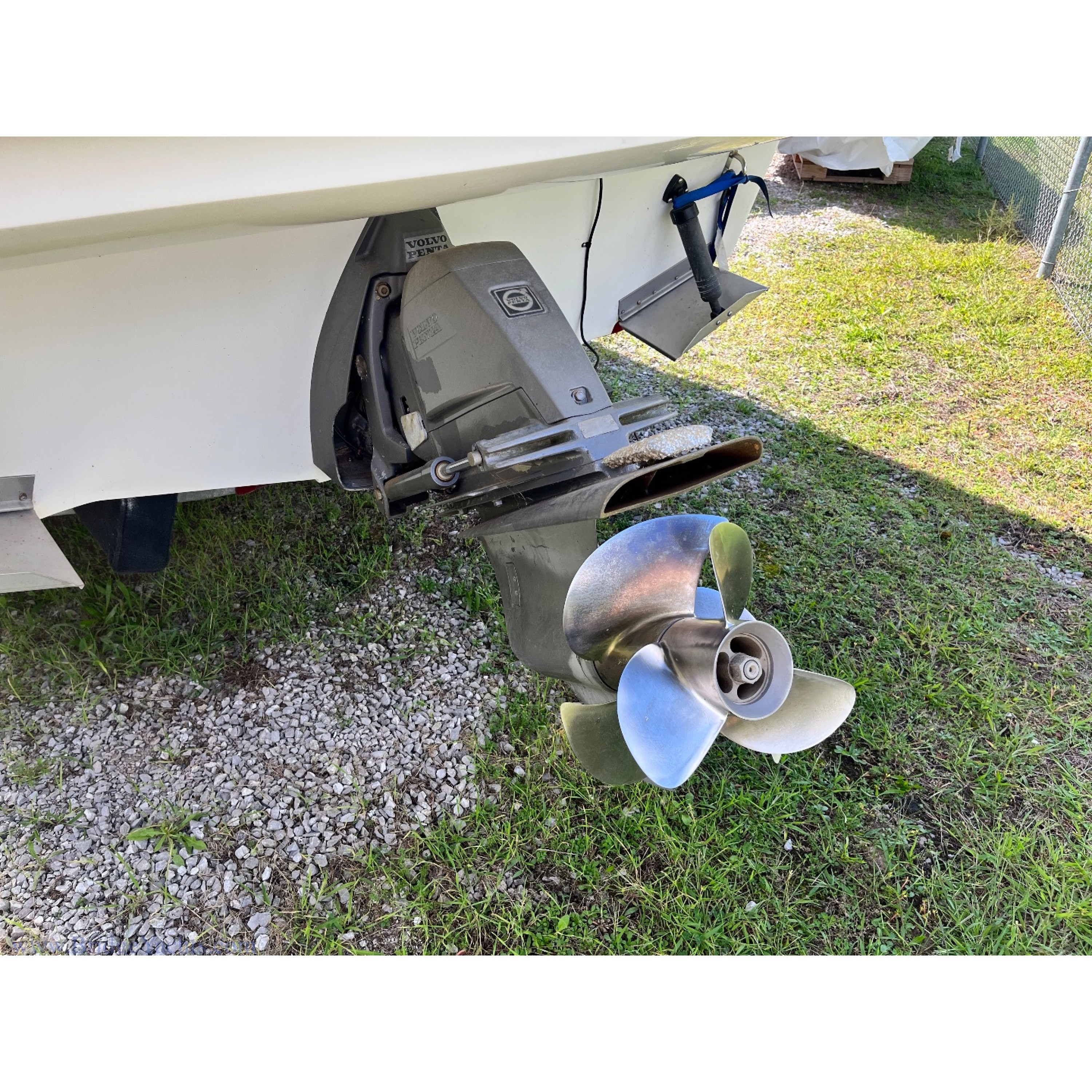 2007 28' 3" LARSON 274 Cabrio 2007 28' 3" LARSON 274 Cabrio