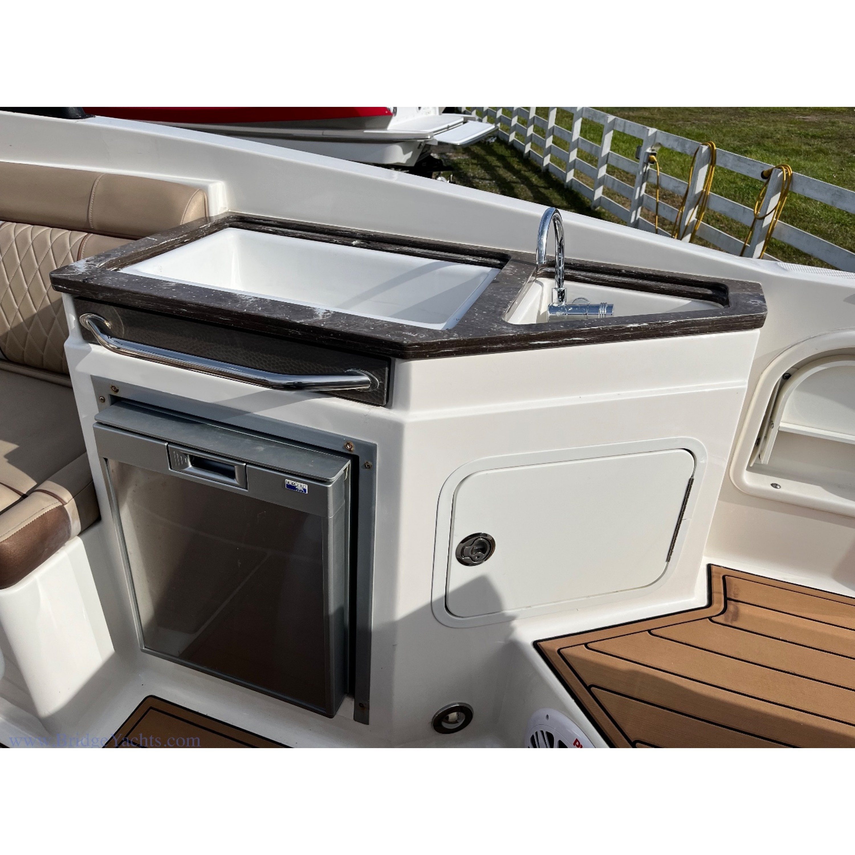 2017 29ft 2in Searay 290 SDX Deck Boat 2017 29ft 2in Searay 290 SDX Deck Boat