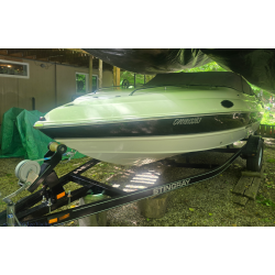 2009 Stingray 205CS Cuddy Cabin