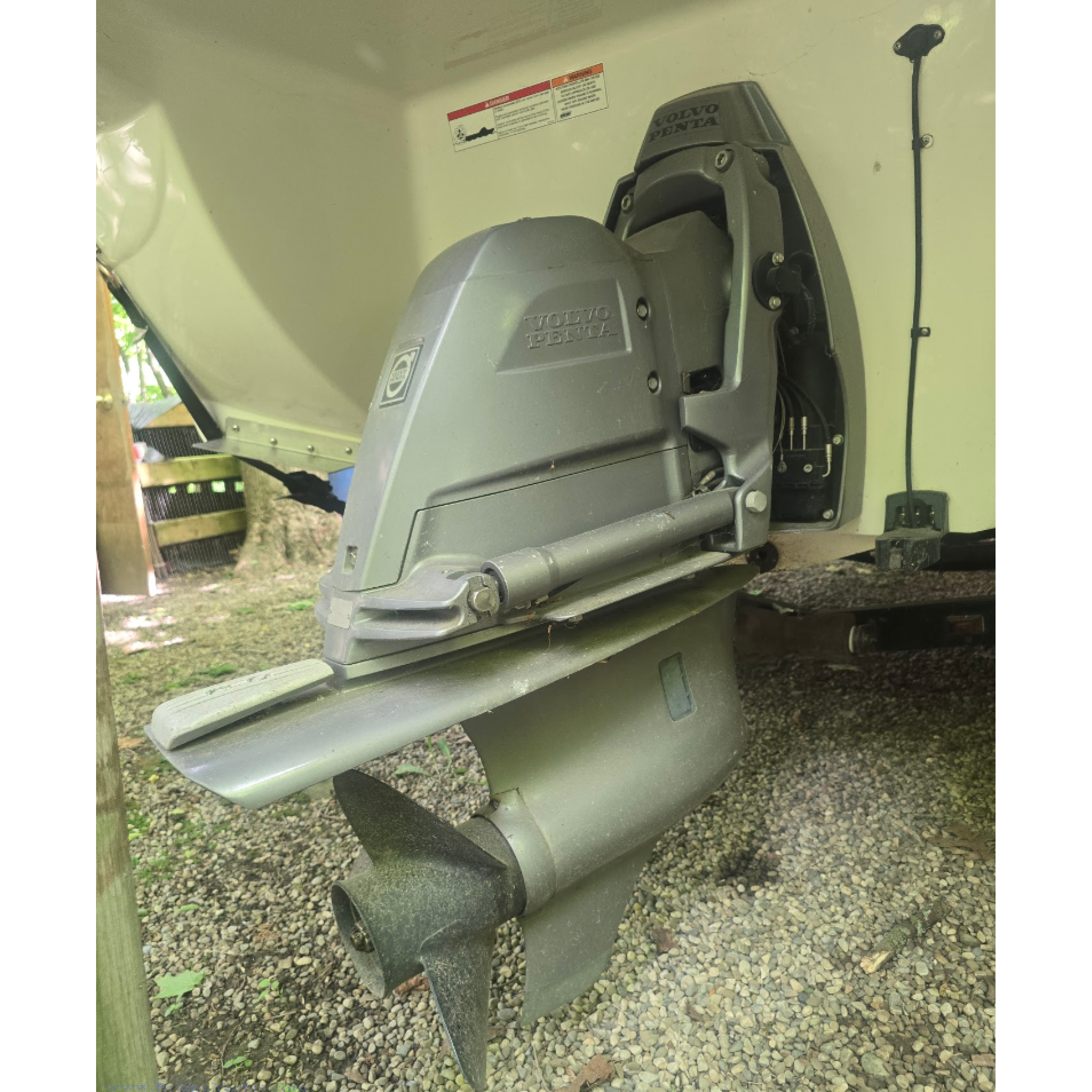 2009 Stingray 205CS Cuddy Cabin