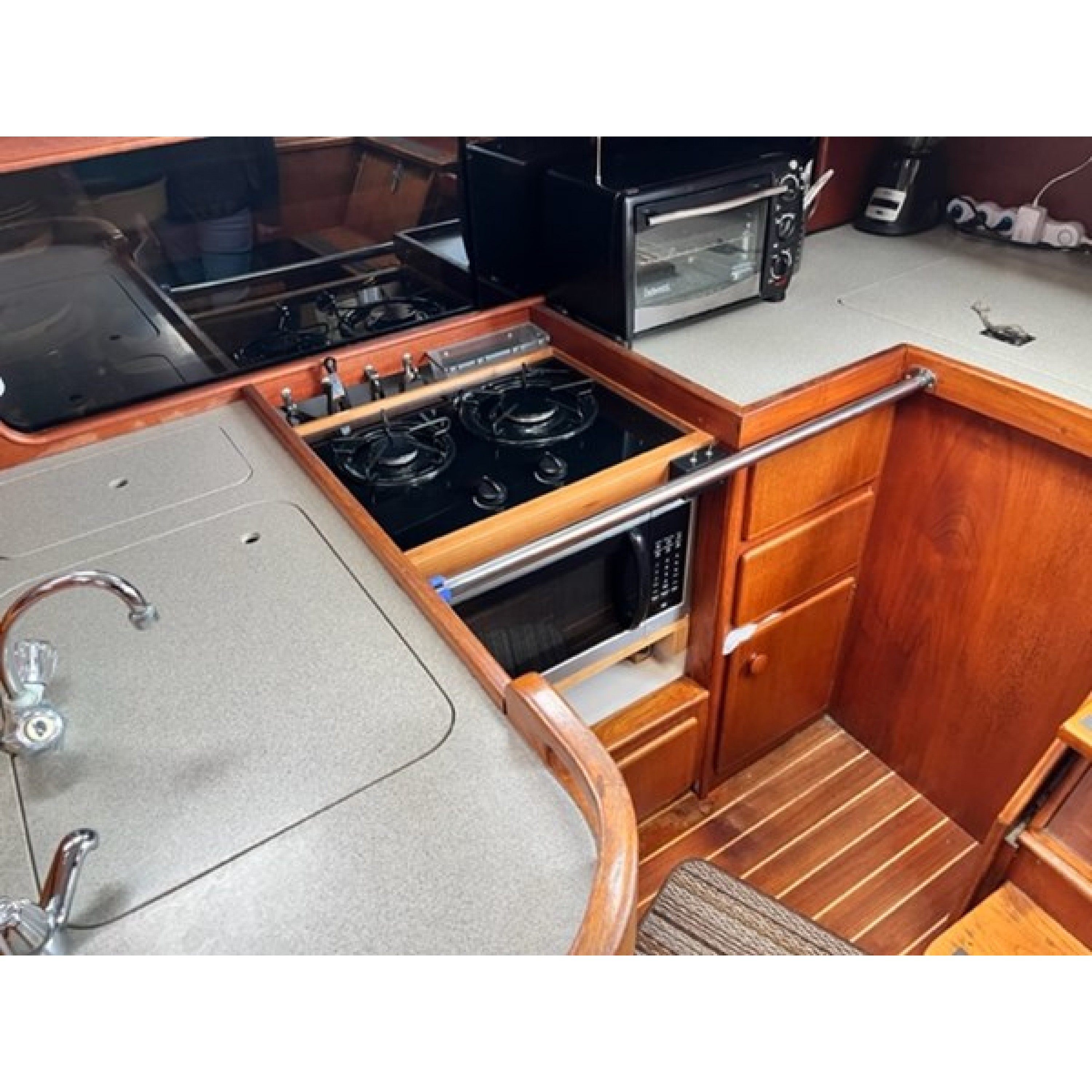 1986 38' Cruising/Racing Sailboat- Taylor 38 1986 38' Cruising/Racing Sailboat- Taylor 38