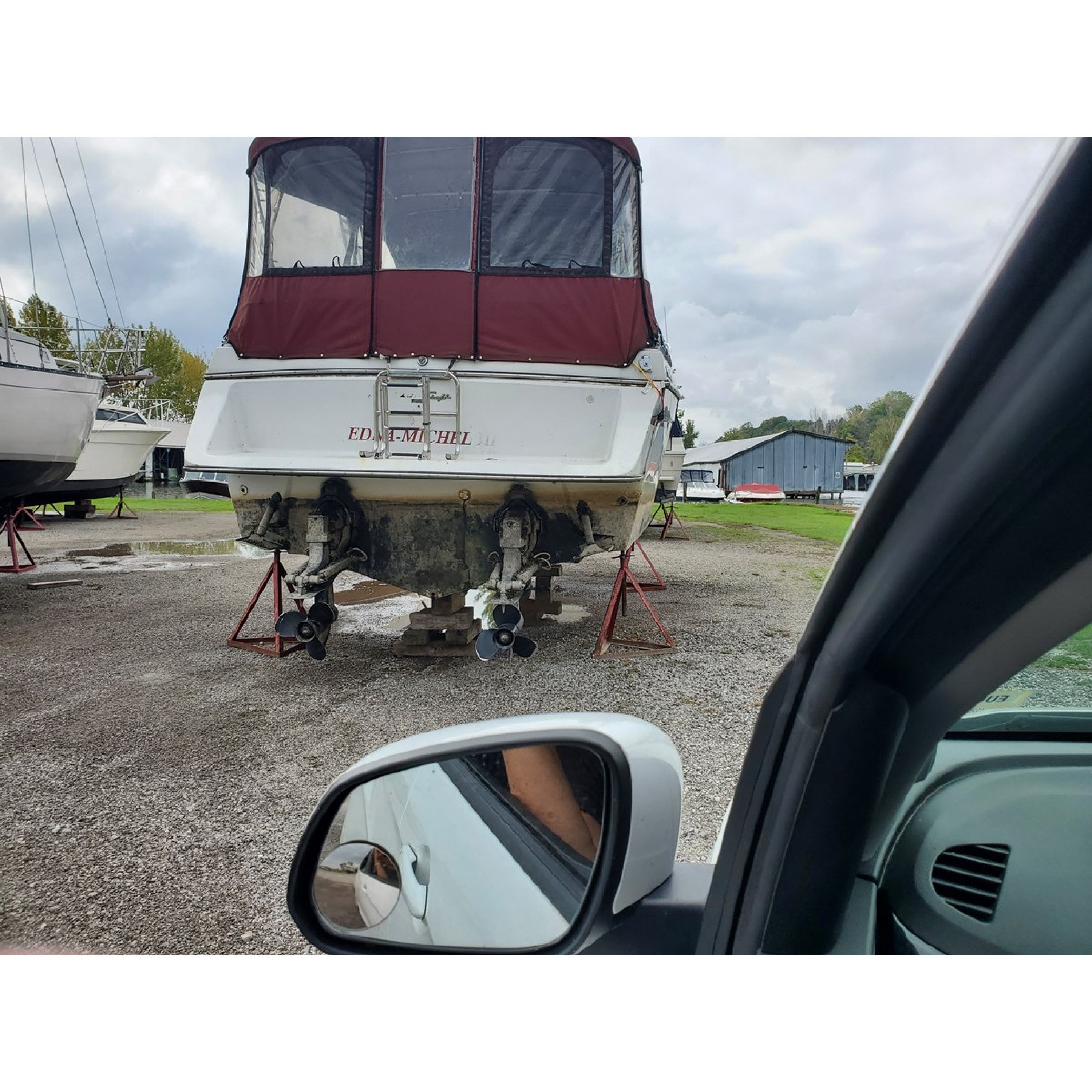 1988 31' 4" CHRIS-CRAFT Motor Yacht 1988 31' 4" CHRIS-CRAFT Motor Yacht