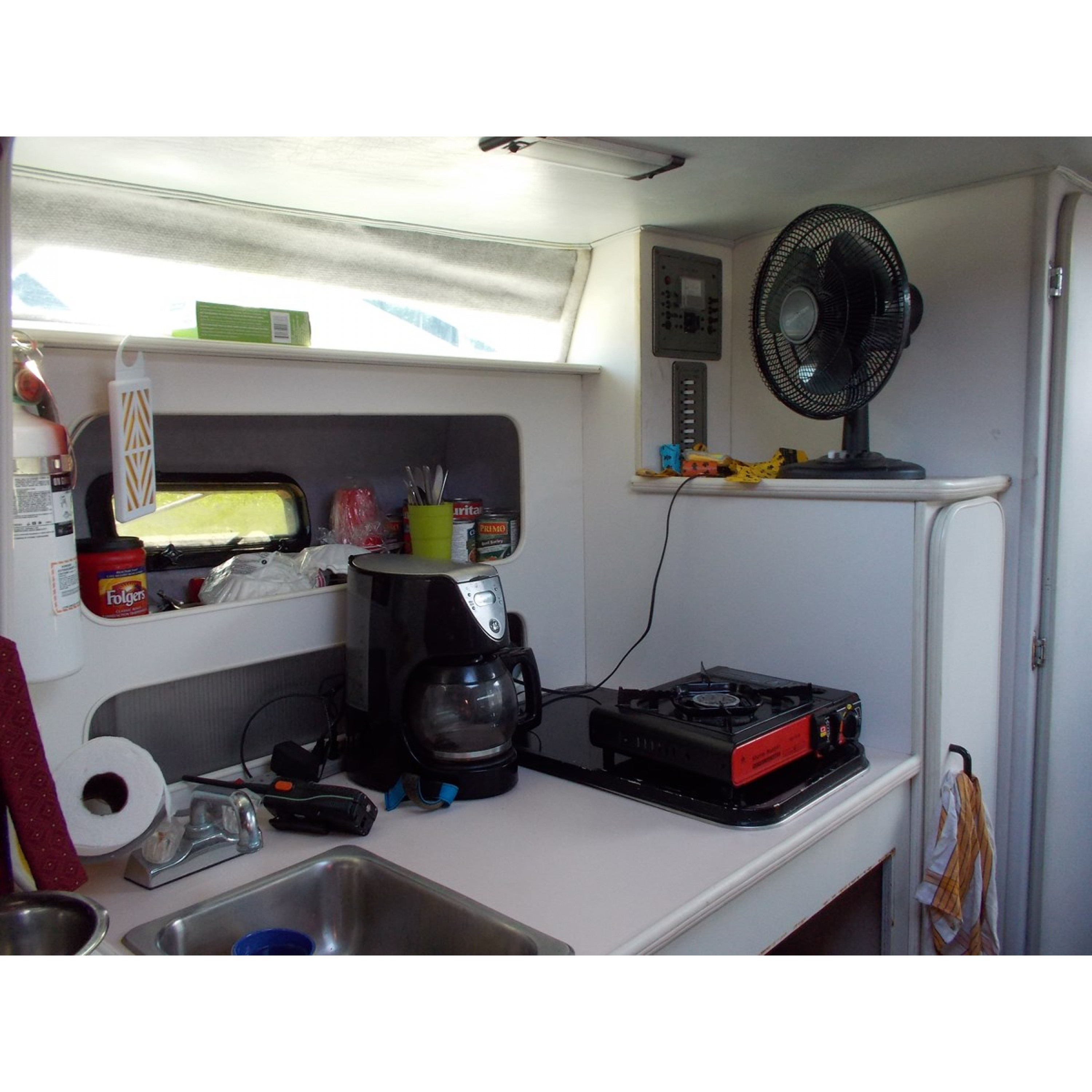 1988 31' 4" CHRIS-CRAFT Motor Yacht 1988 31' 4" CHRIS-CRAFT Motor Yacht