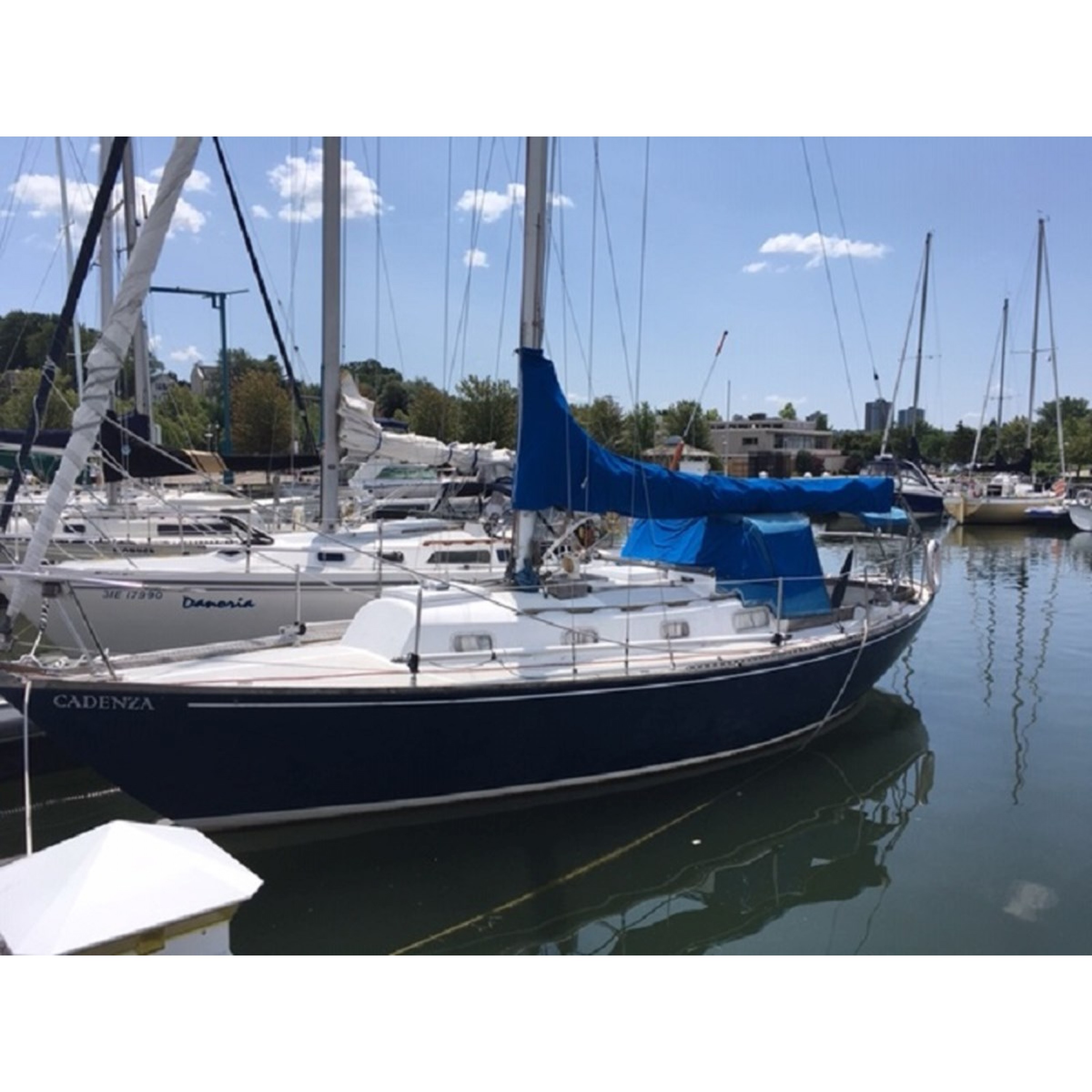 1968 31' 6" C & C YACHTS Classic Yacht Corvette 31 1968 31' 6" C & C YACHTS Classic Yacht Corvette 31