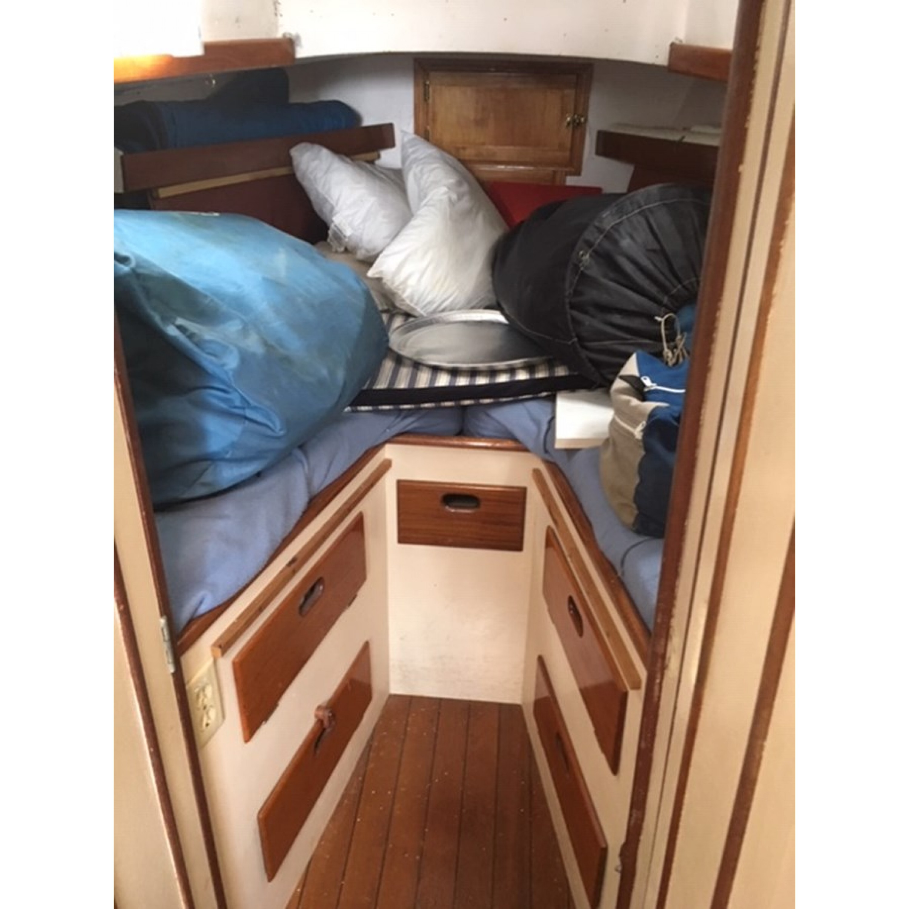 1968 31' 6" C & C YACHTS Classic Yacht Corvette 31 1968 31' 6" C & C YACHTS Classic Yacht Corvette 31