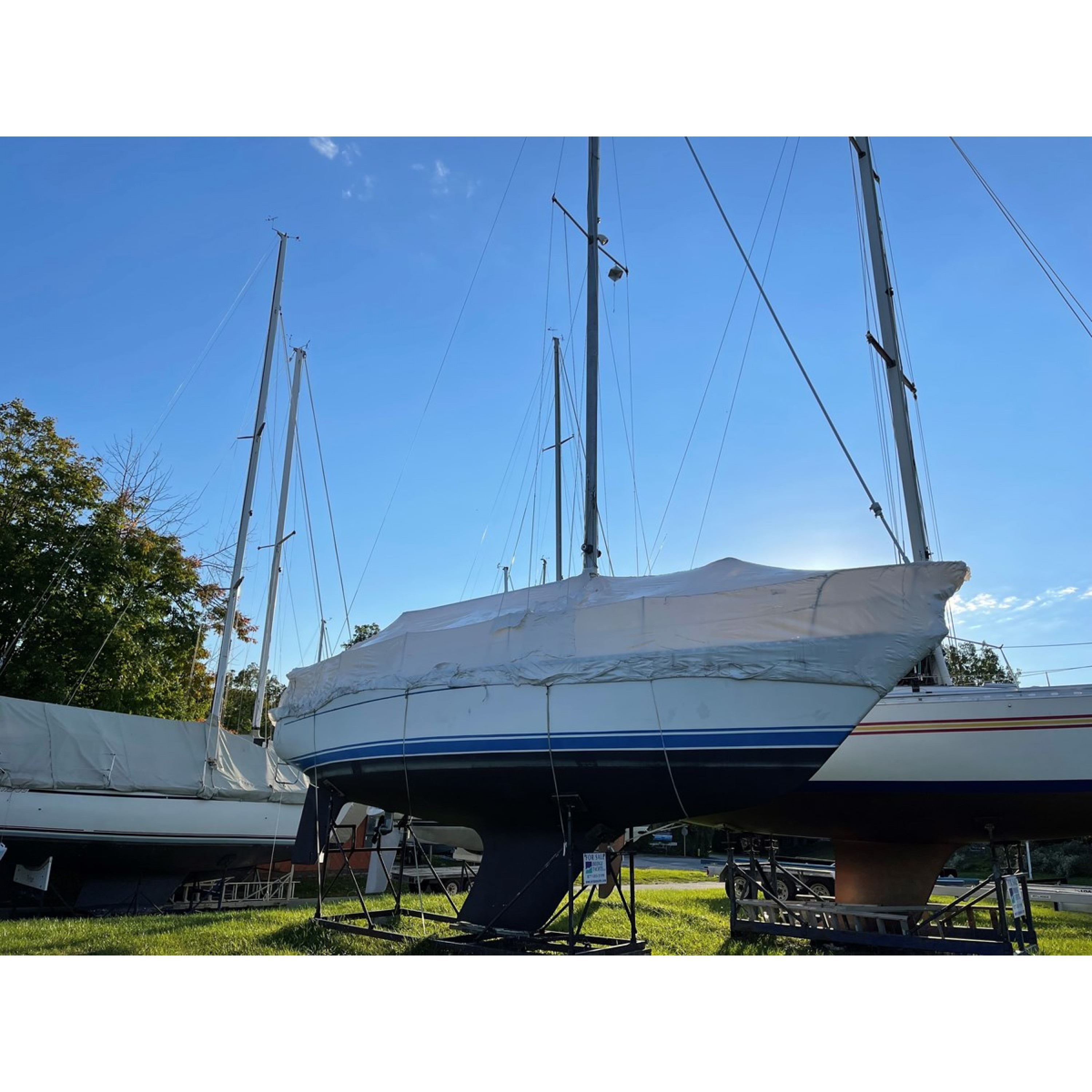 1981 31' 6" HUGHES Cruising Sailboat 1981 31' 6" HUGHES Cruising Sailboat