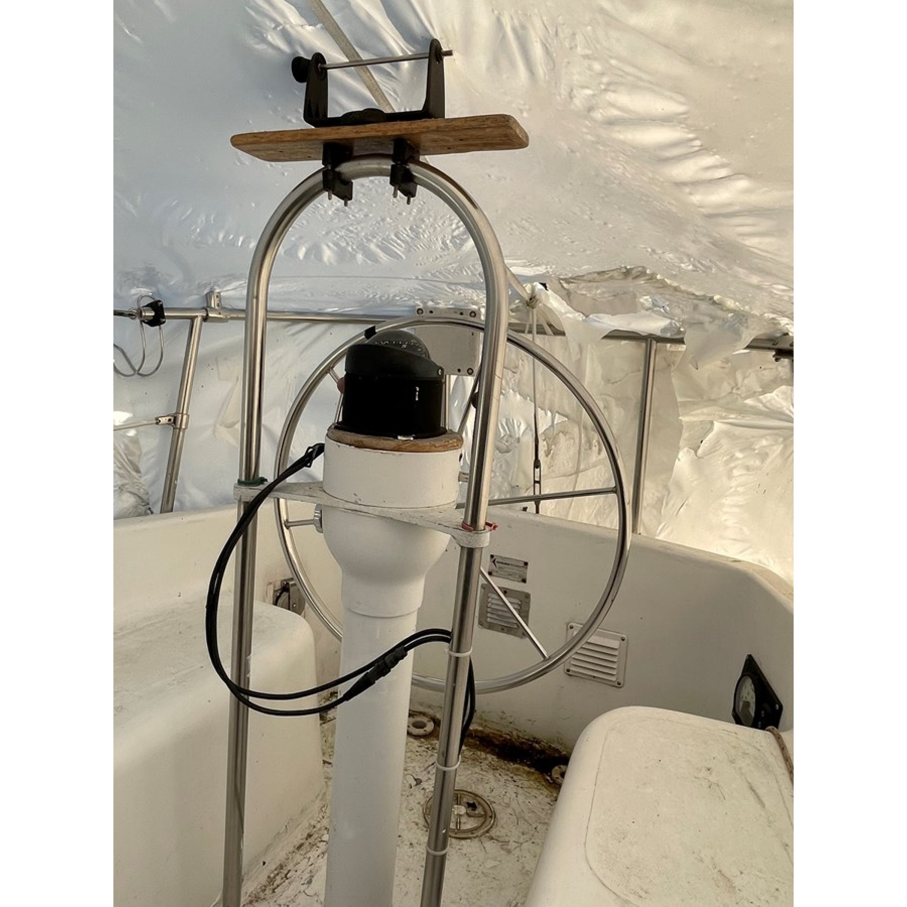 1981 31' 6" HUGHES Cruising Sailboat 1981 31' 6" HUGHES Cruising Sailboat
