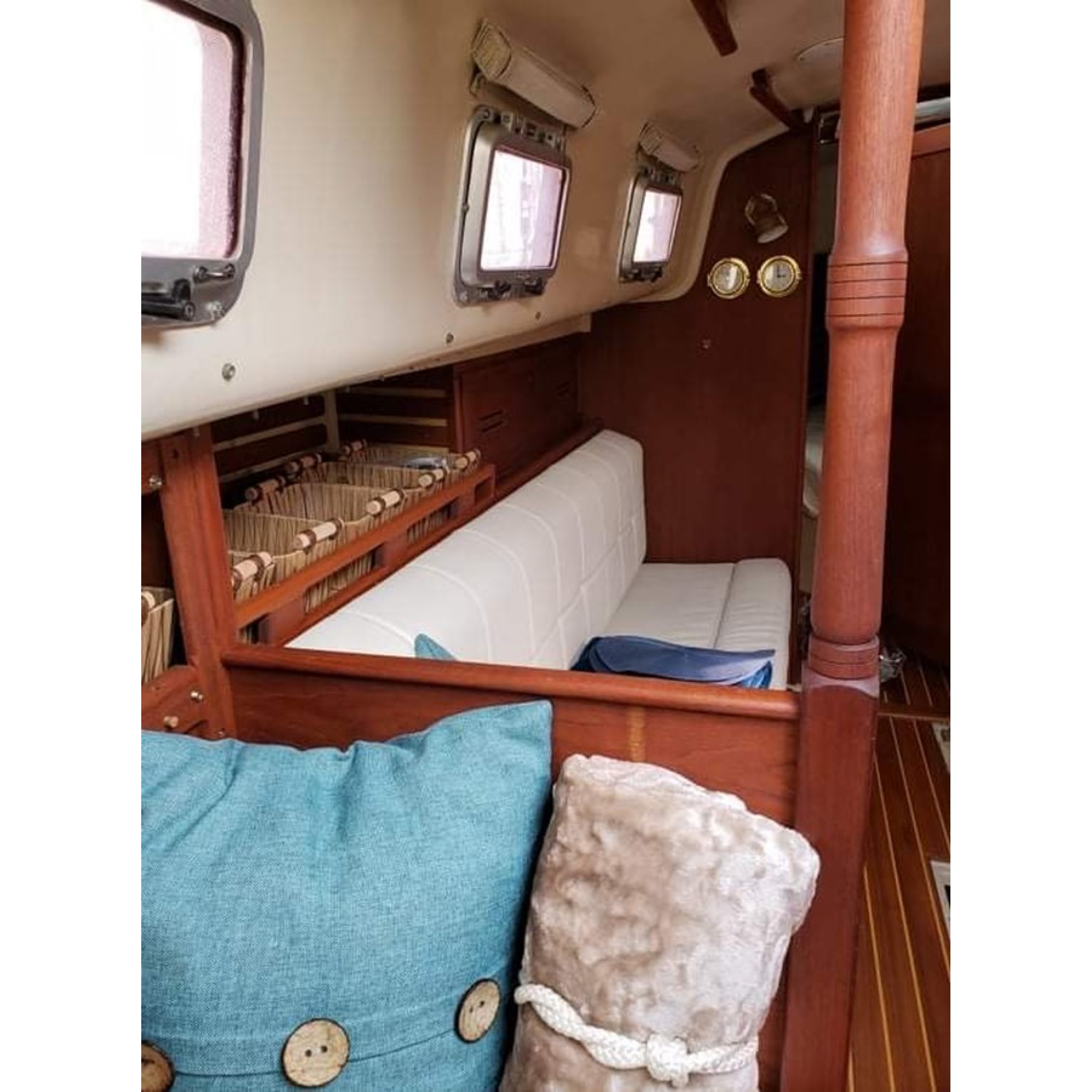 1988 32' BAYFIELD YACHTS Cruising Sailboat 32 1988 32' BAYFIELD YACHTS Cruising Sailboat 32