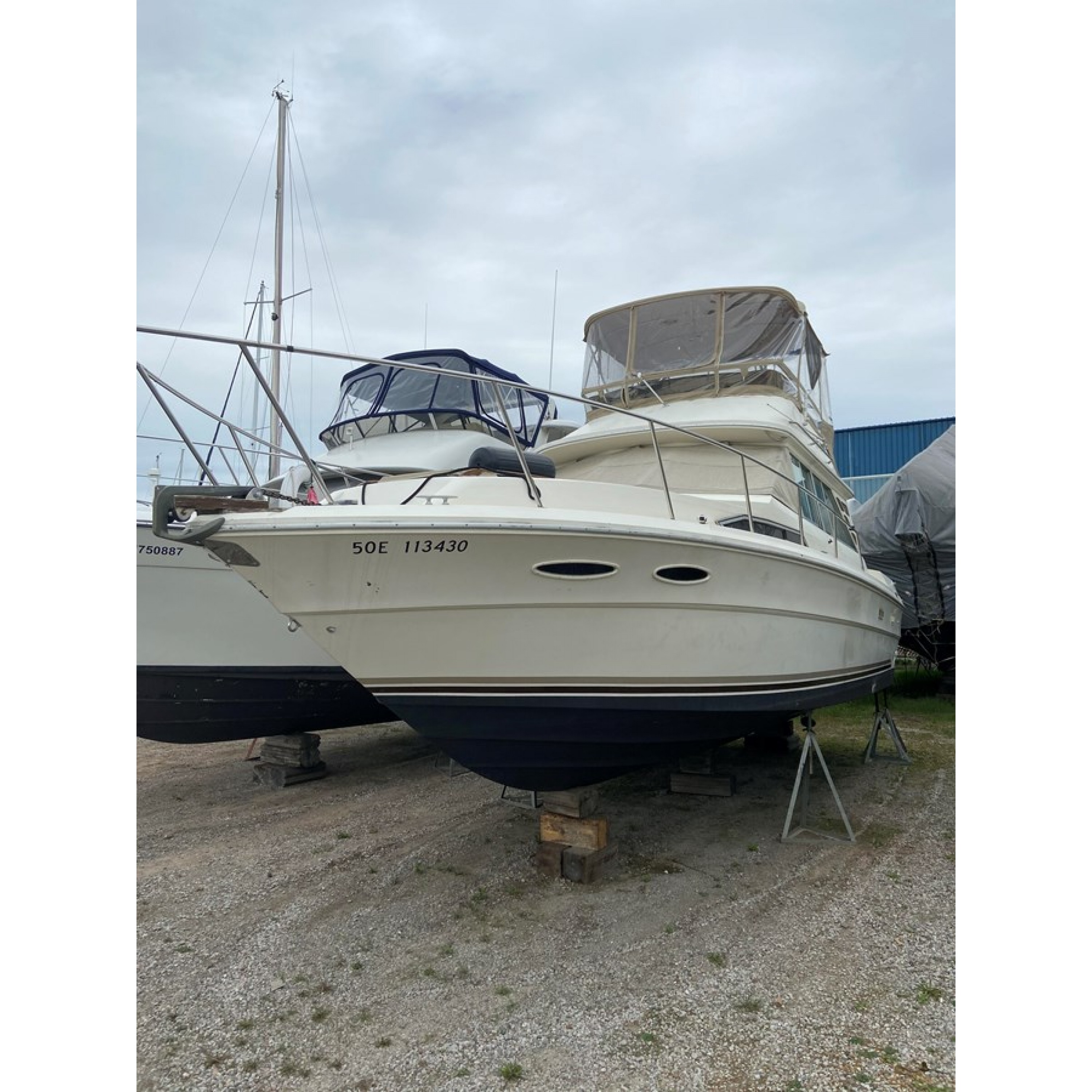 1983 34' SEA RAY Cruising Yacht 340 Fly Bridge 1983 34' SEA RAY Cruising Yacht 340 Fly Bridge