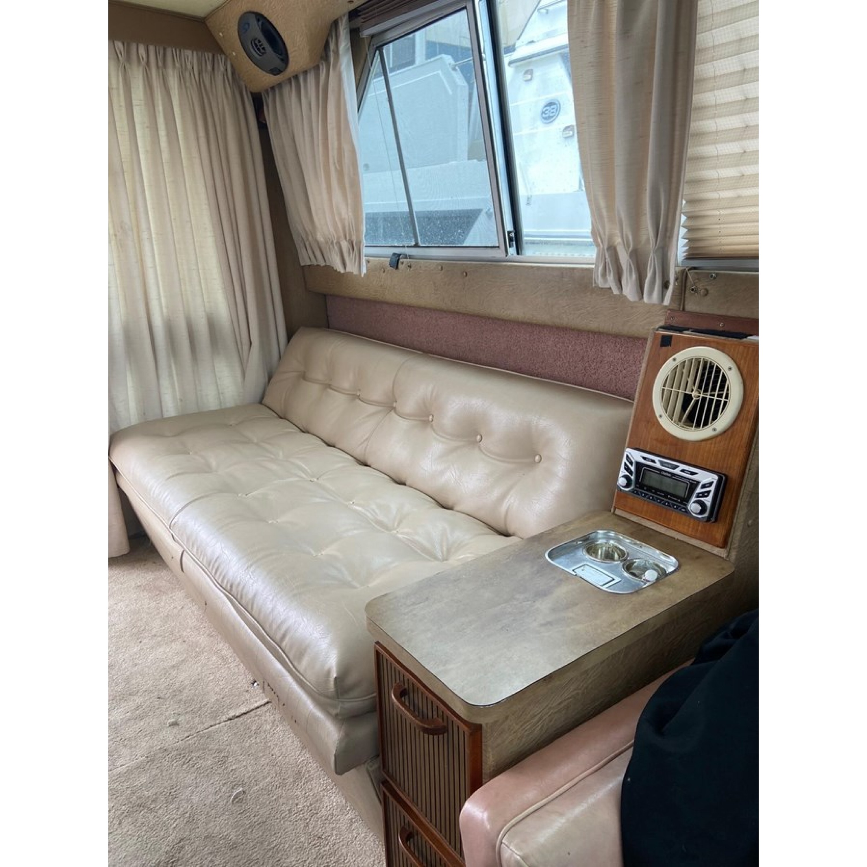 1983 34' SEA RAY Cruising Yacht 340 Fly Bridge 1983 34' SEA RAY Cruising Yacht 340 Fly Bridge