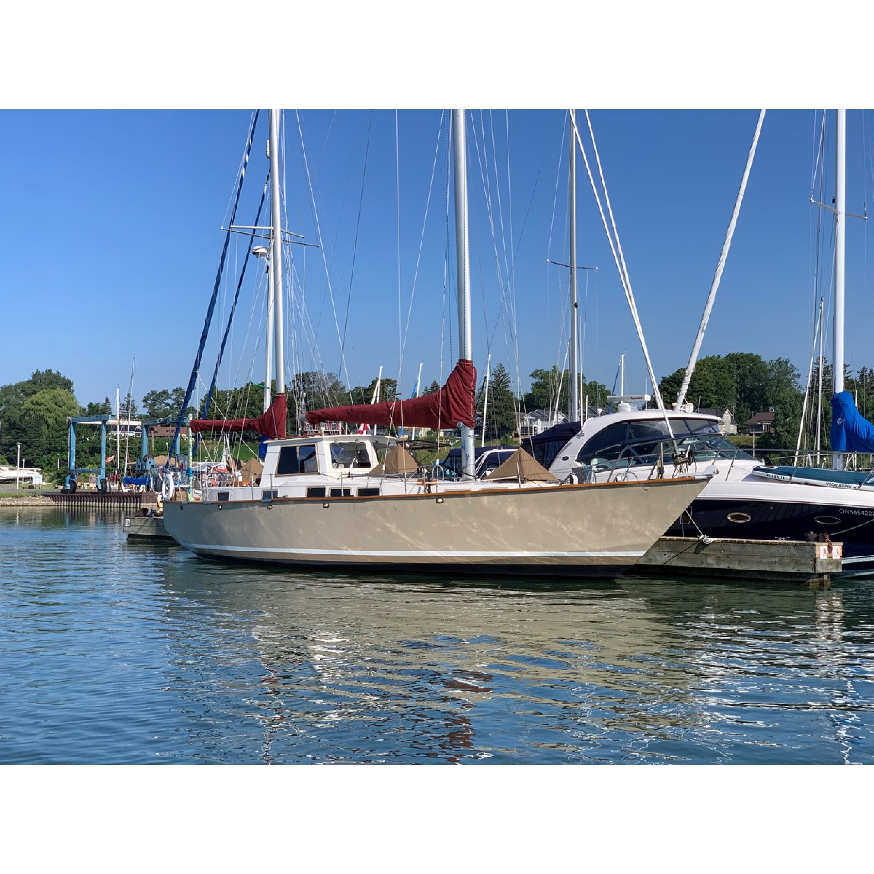1984 43' ROBERTS Cruising Ketch Mauritius 43 1984 43' ROBERTS Cruising Ketch Mauritius 43