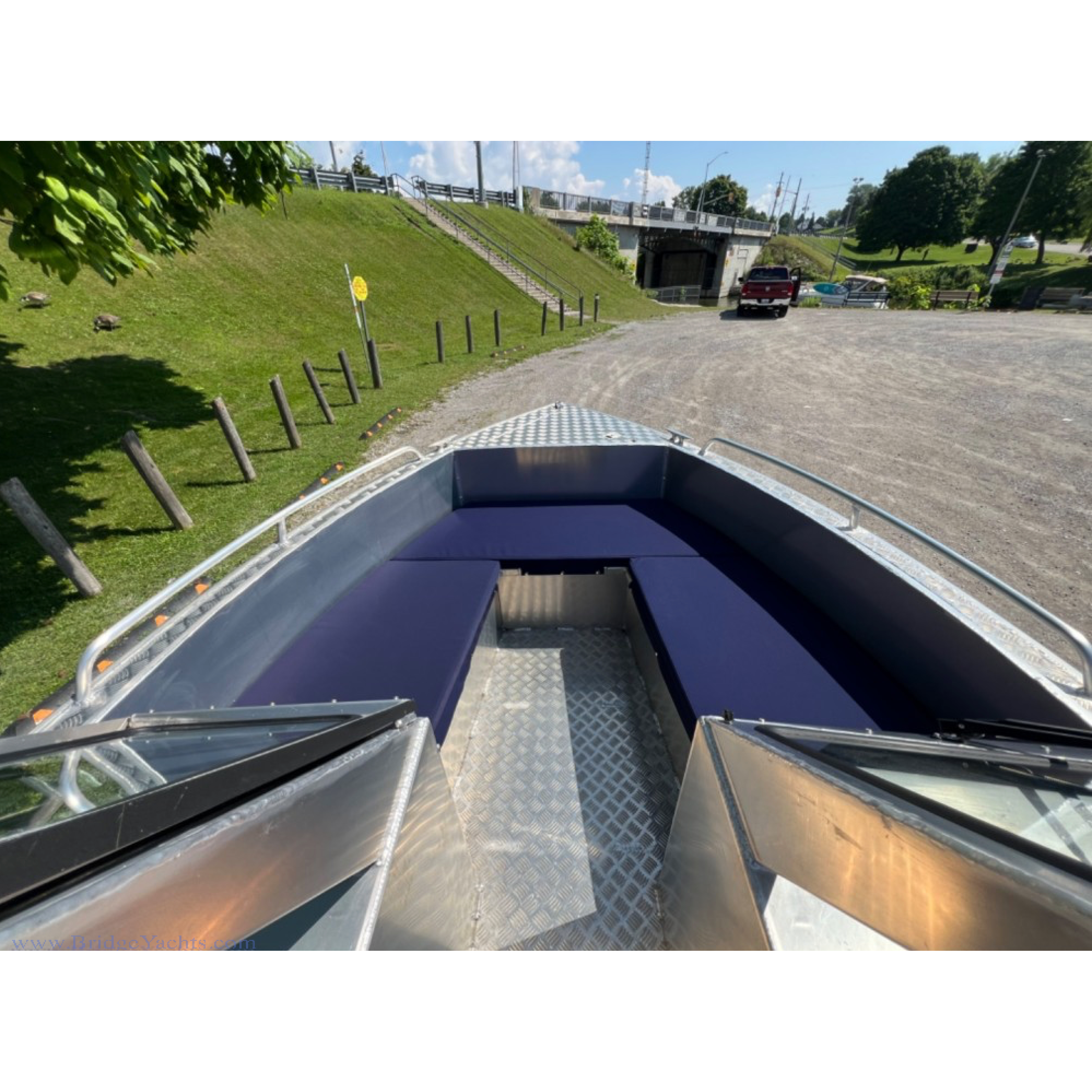 Stanley Islander 23 Dual Console - Suzuki