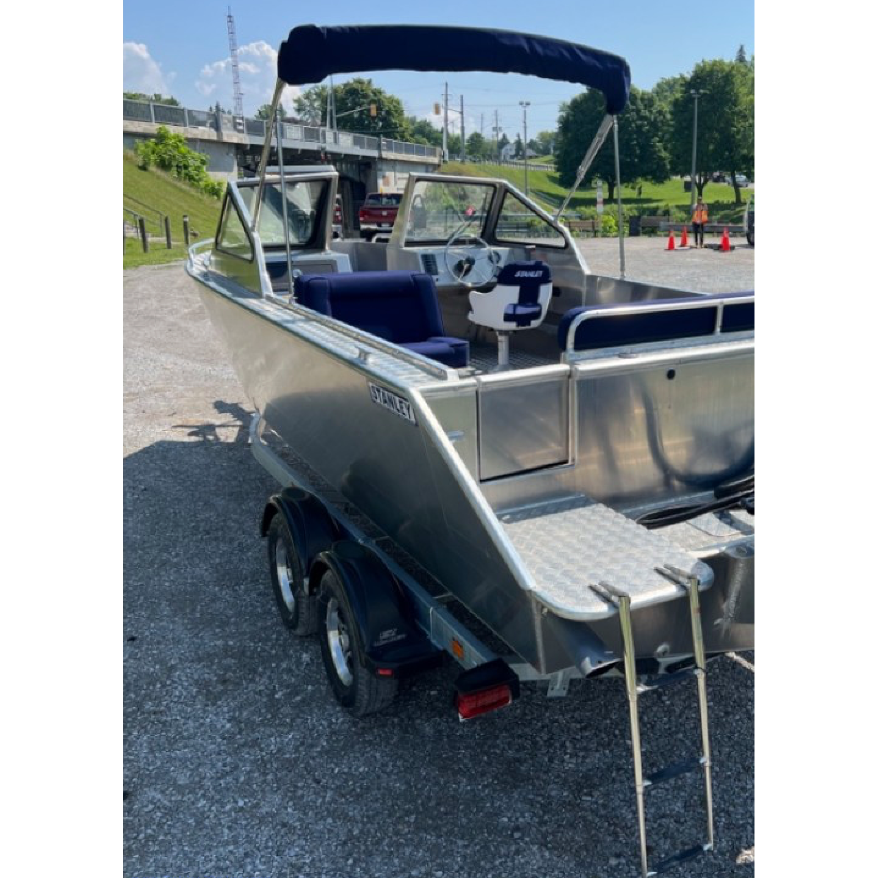 Stanley Islander 23 Dual Console - Suzuki